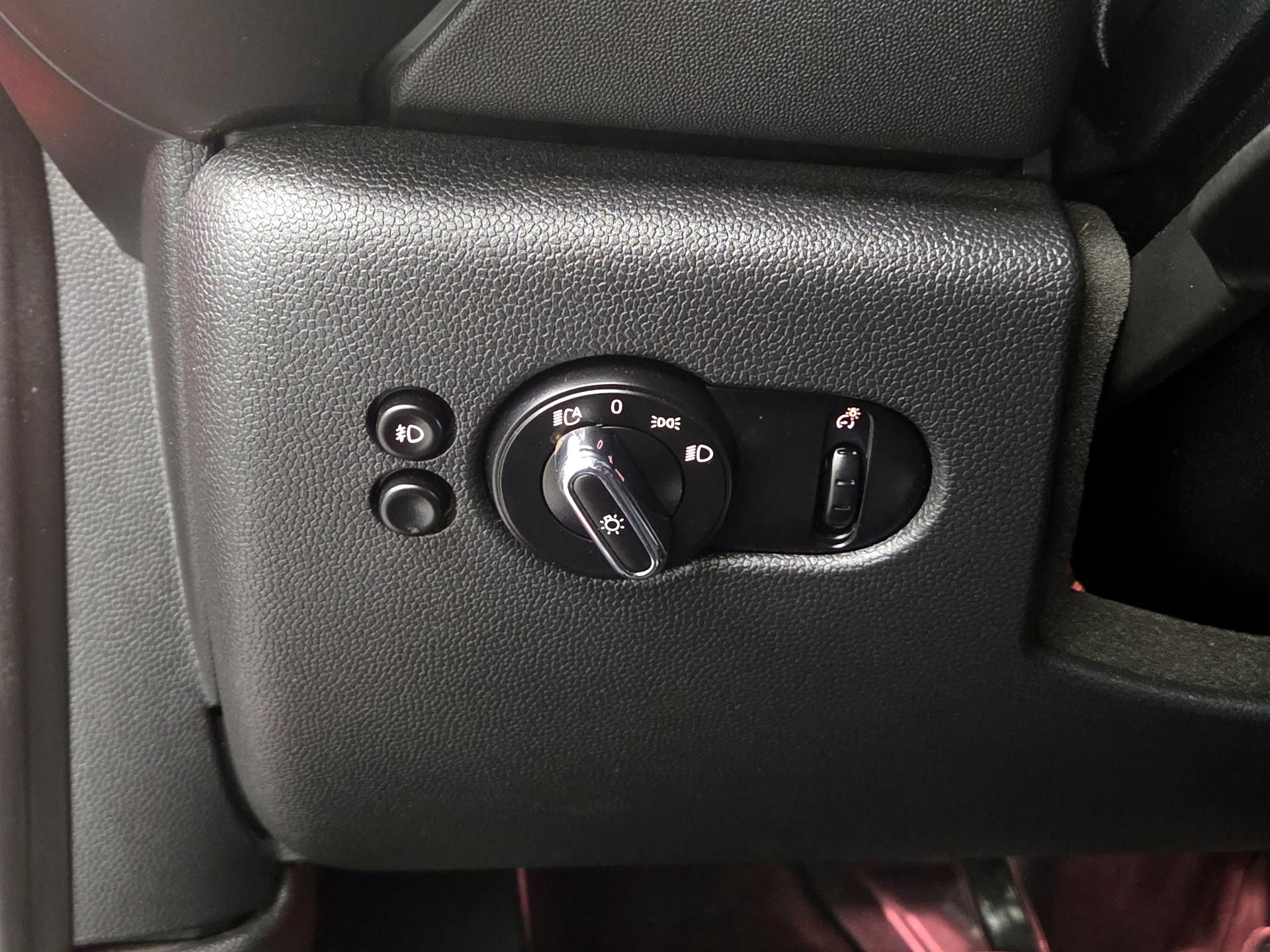 Thumbnail: 2020 MINI Cooper Hardtop - 13