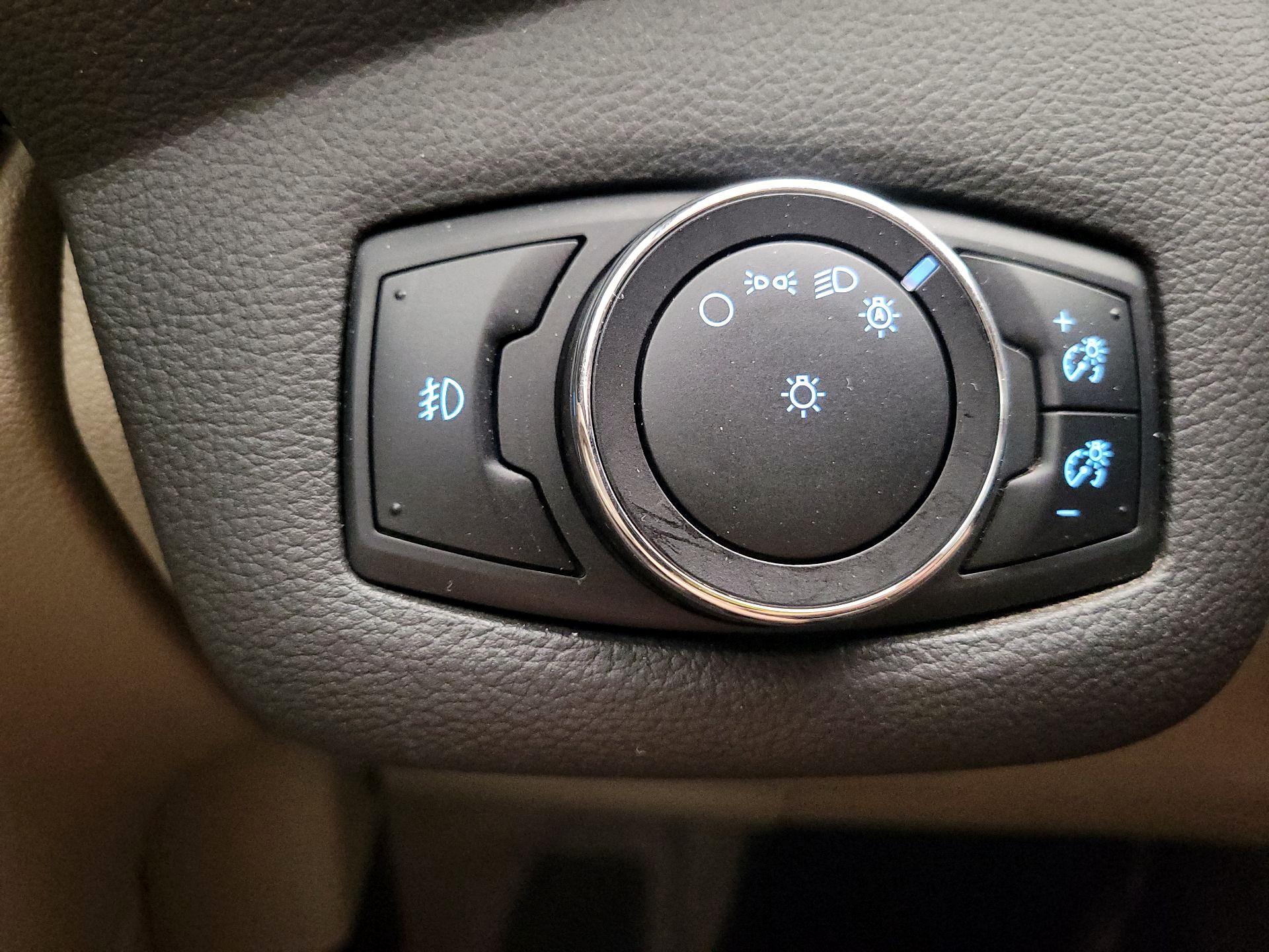 Thumbnail: 2015 Ford Escape - 13