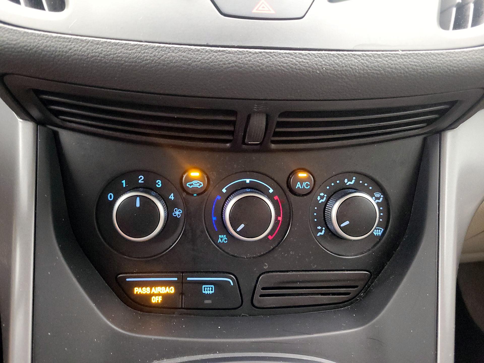 Thumbnail: 2015 Ford Escape - 16