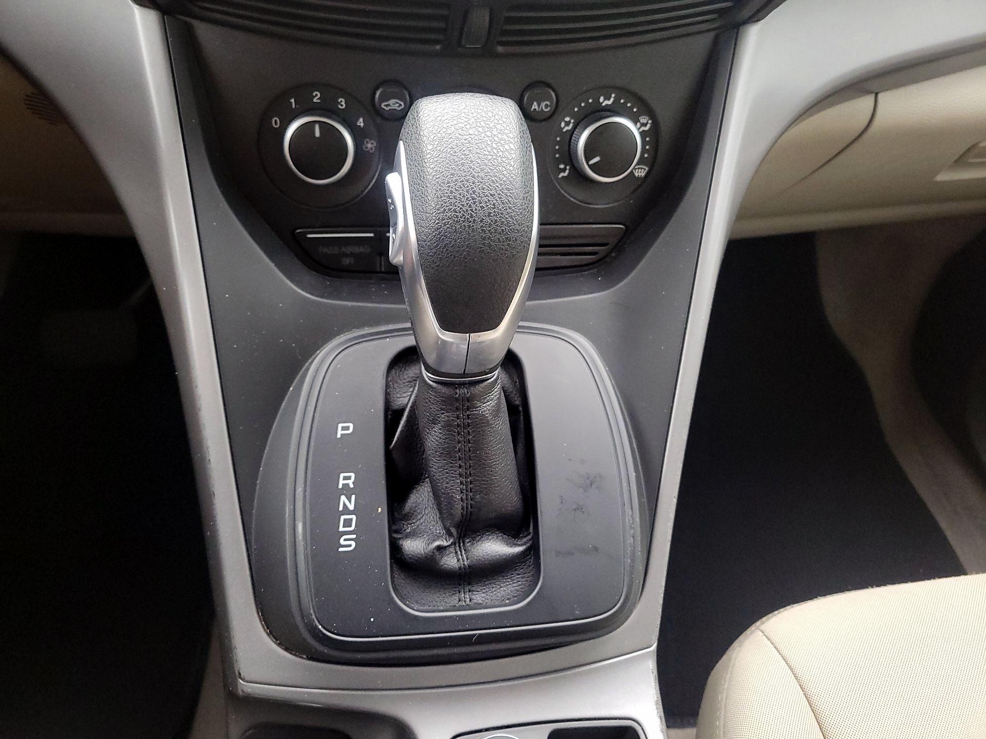 Thumbnail: 2015 Ford Escape - 17