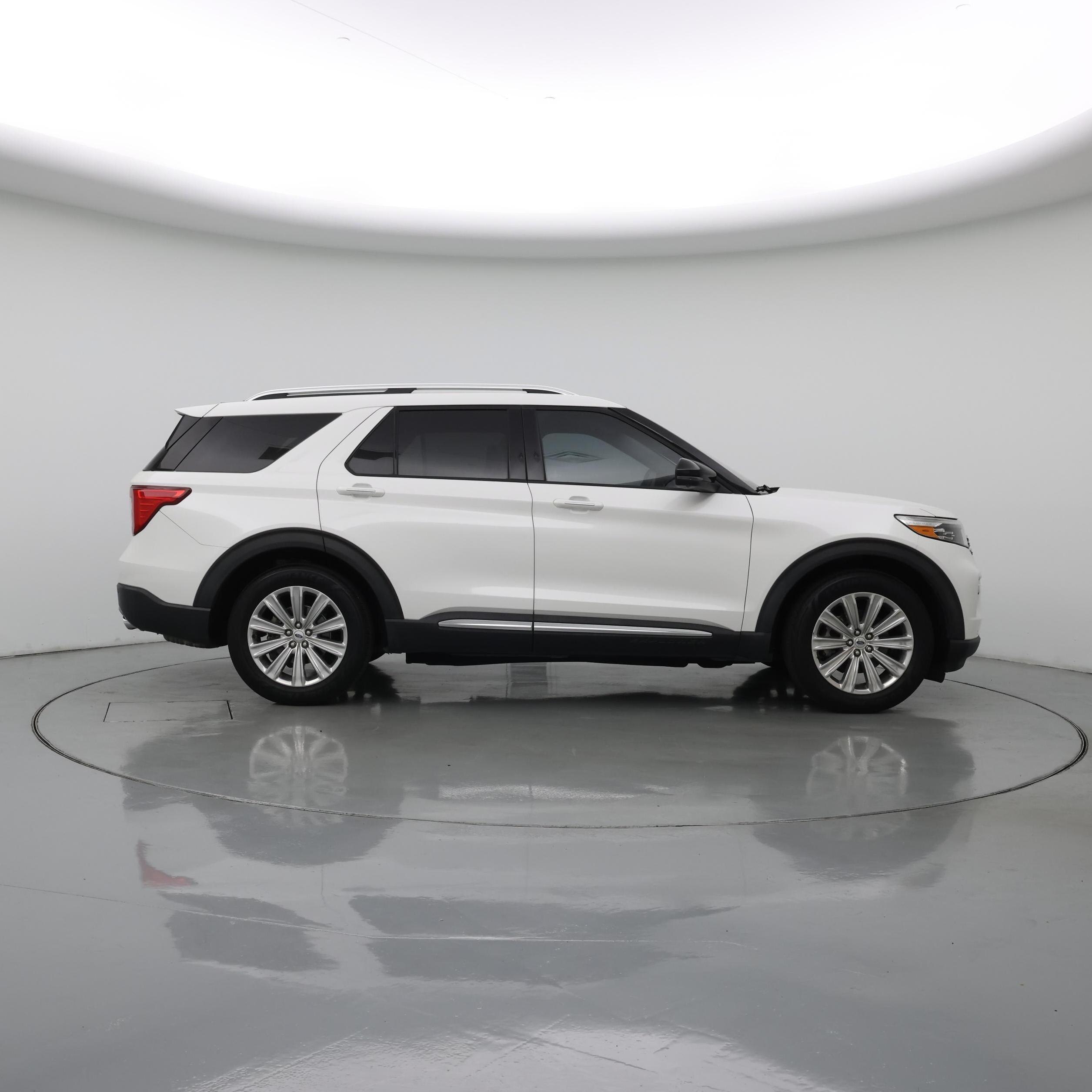 Thumbnail: 2021 Ford Explorer - 7