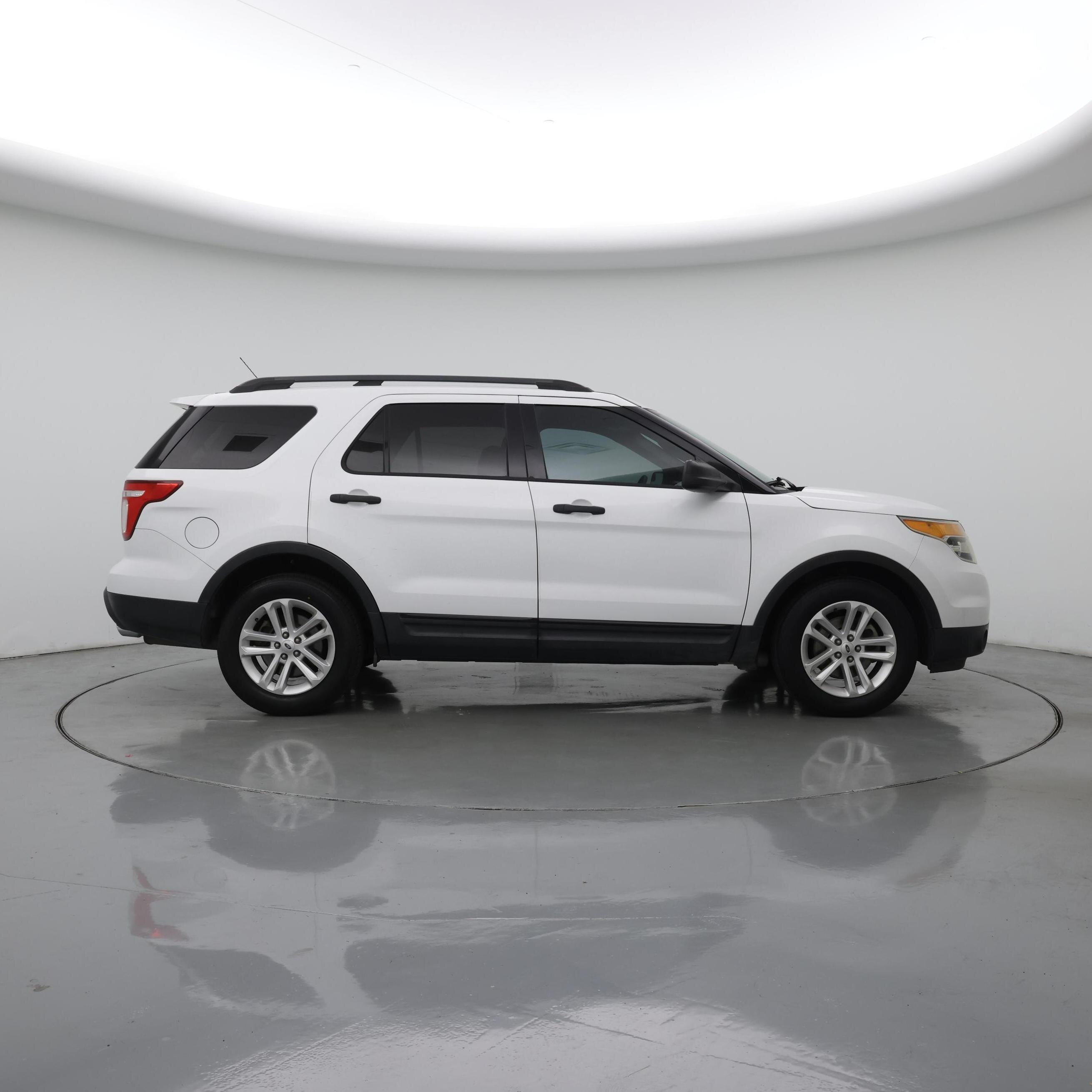 Thumbnail: 2015 Ford Explorer - 7