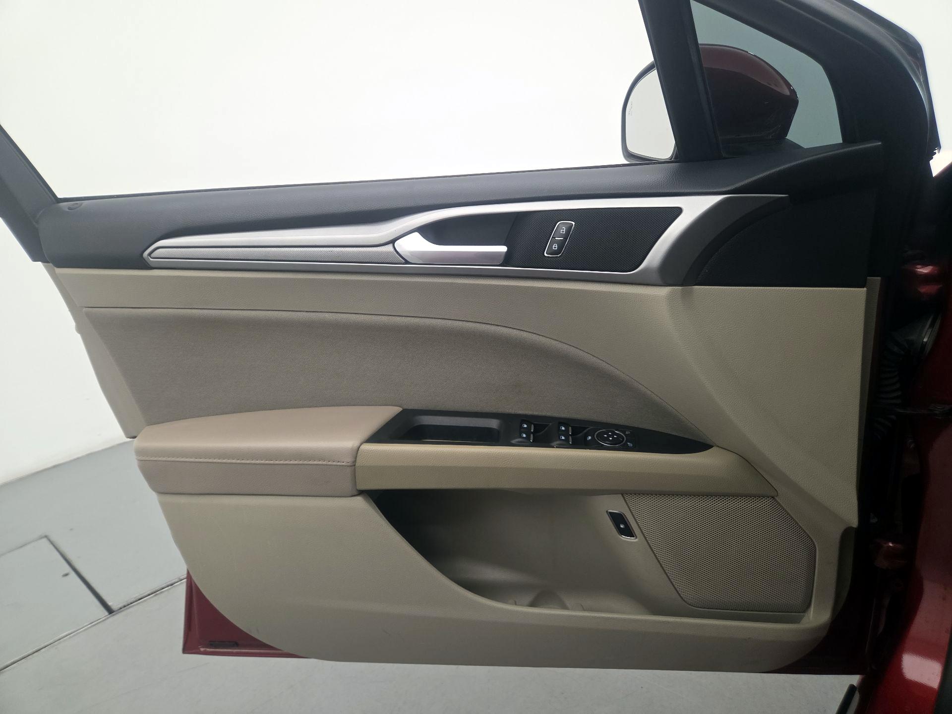 Thumbnail: 2019 Ford Fusion - 10