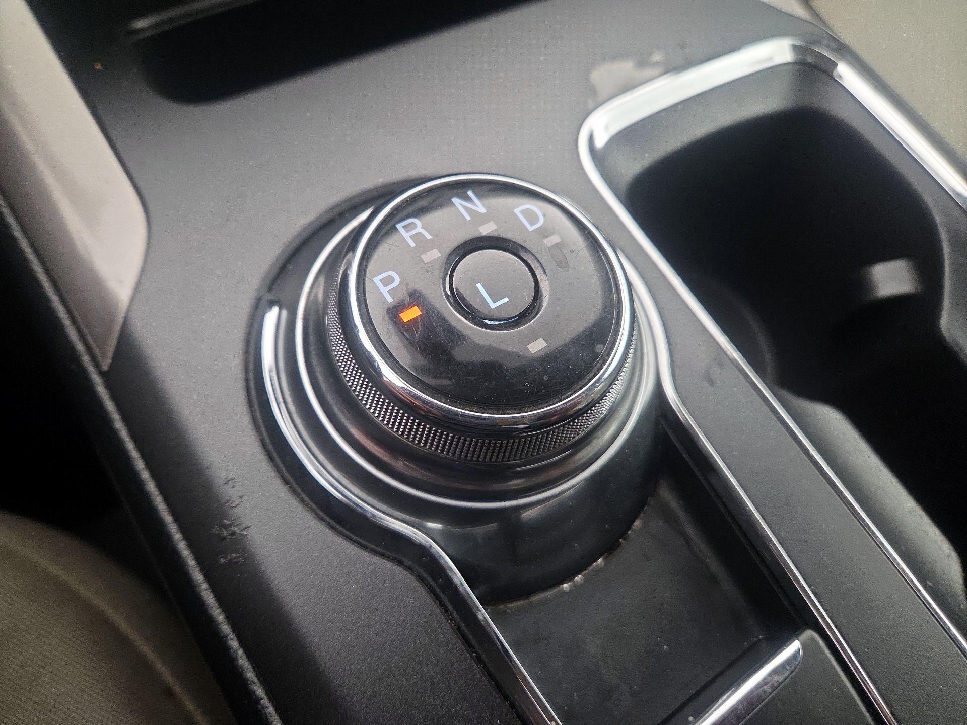 Thumbnail: 2019 Ford Fusion - 16