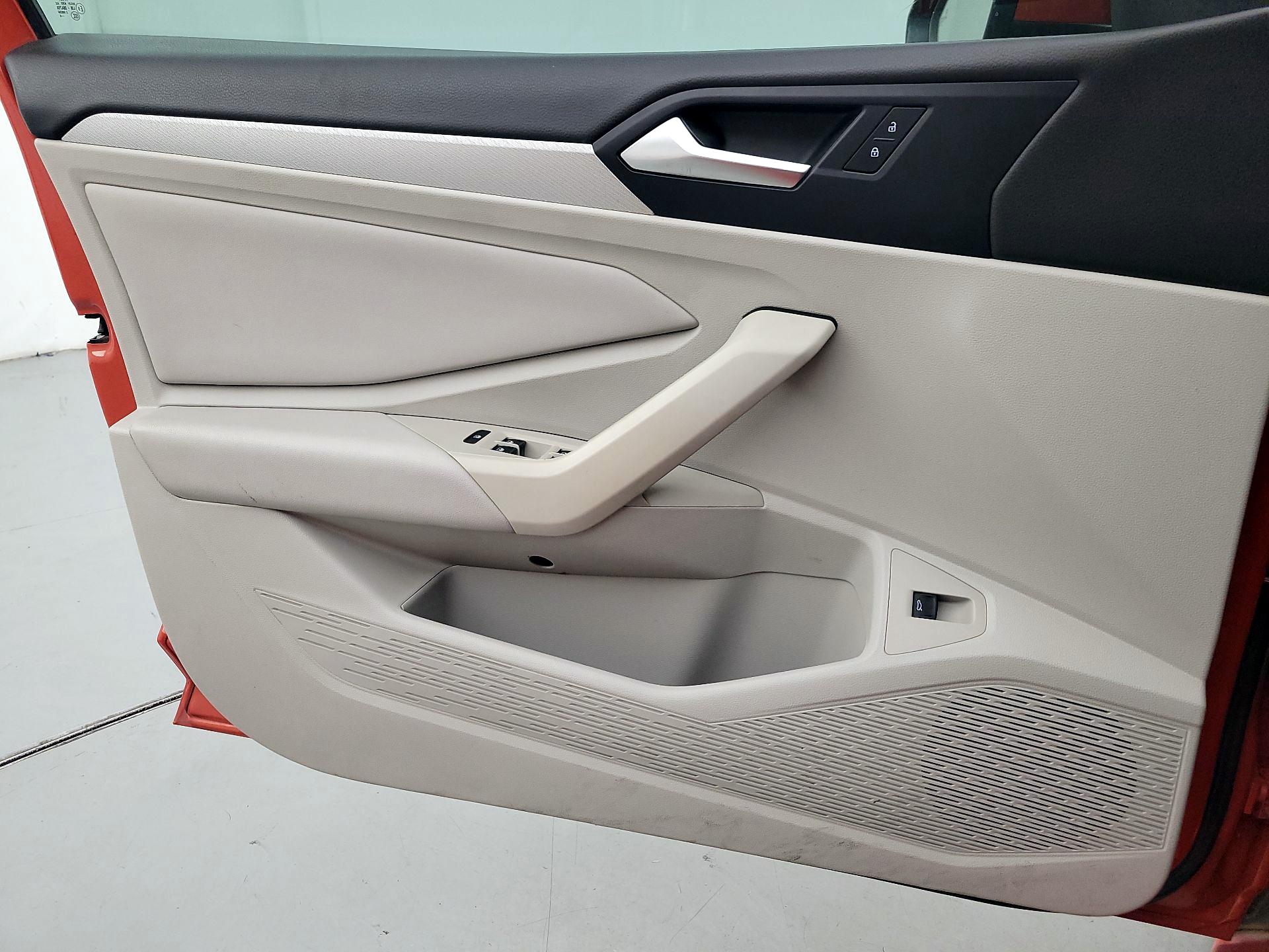 Thumbnail: 2019 Volkswagen Jetta - 12