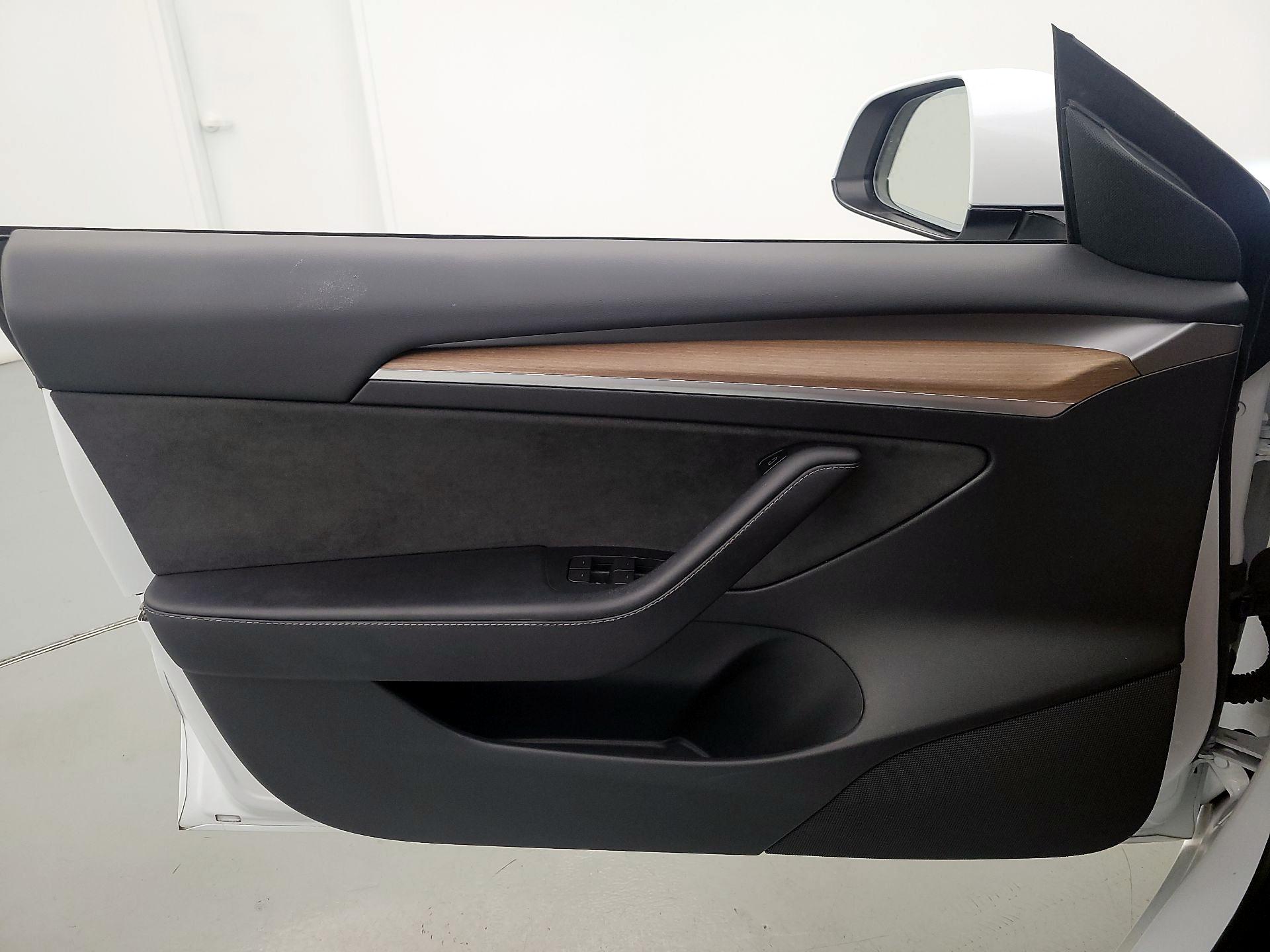 Thumbnail: 2023 Tesla Model 3 - 12