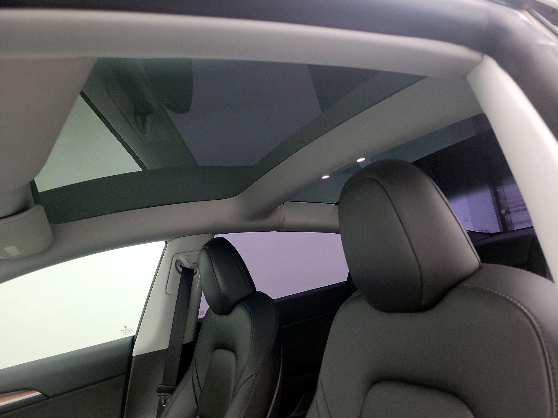 Thumbnail: 2023 Tesla Model 3 - 18