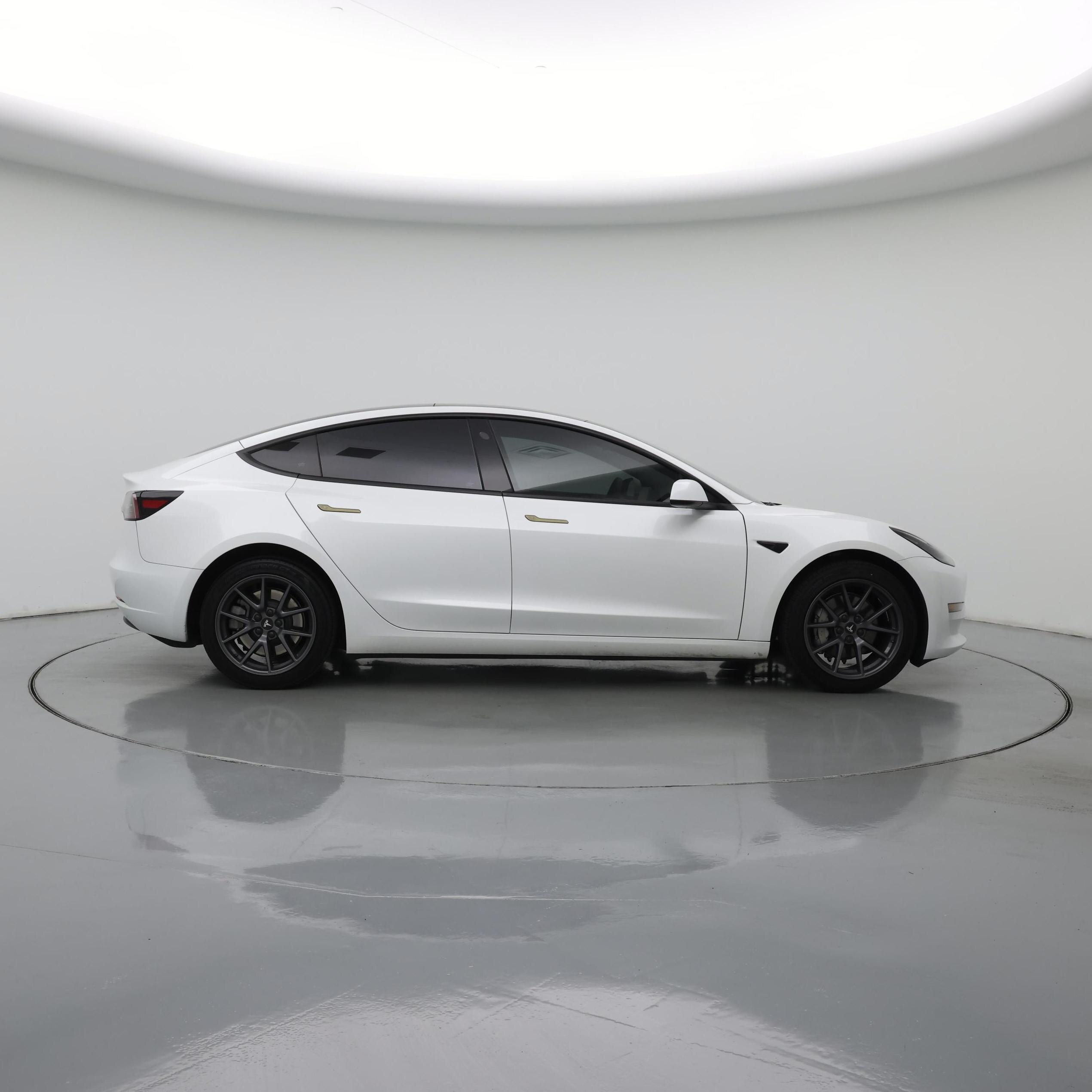 Thumbnail: 2023 Tesla Model 3 - 7