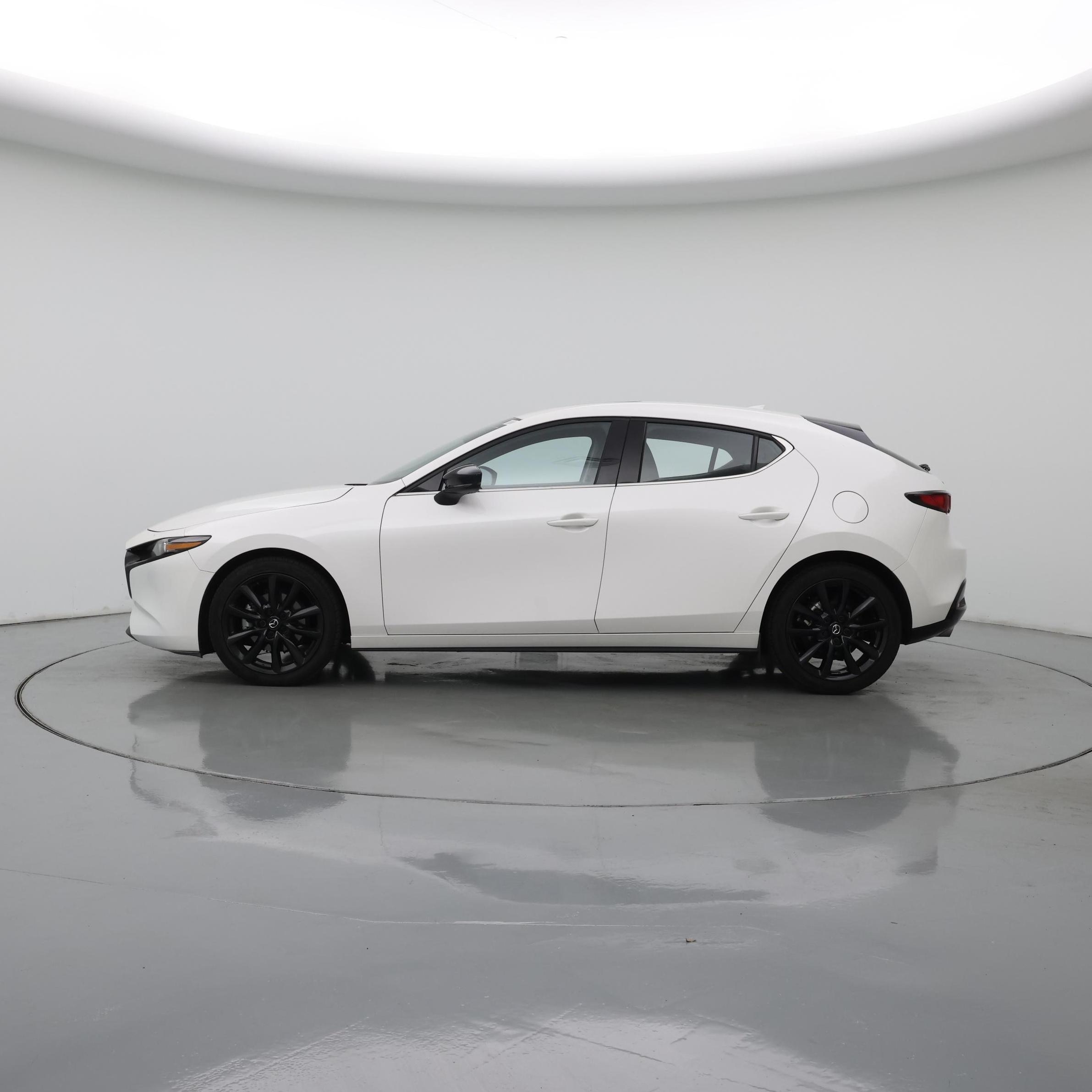 Thumbnail: 2022 Mazda Mazda3 - 3
