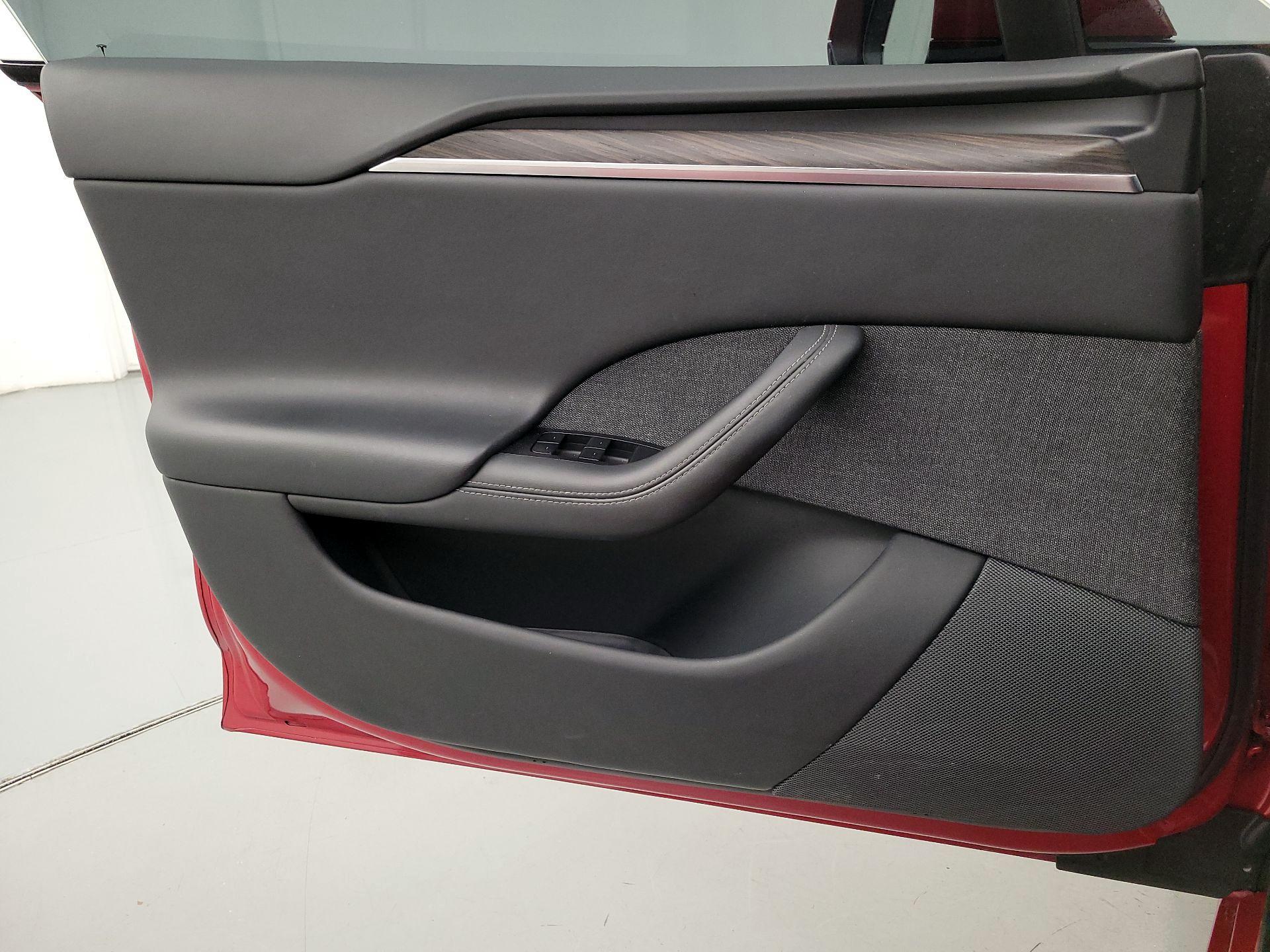 Thumbnail: 2021 Tesla Model S - 12