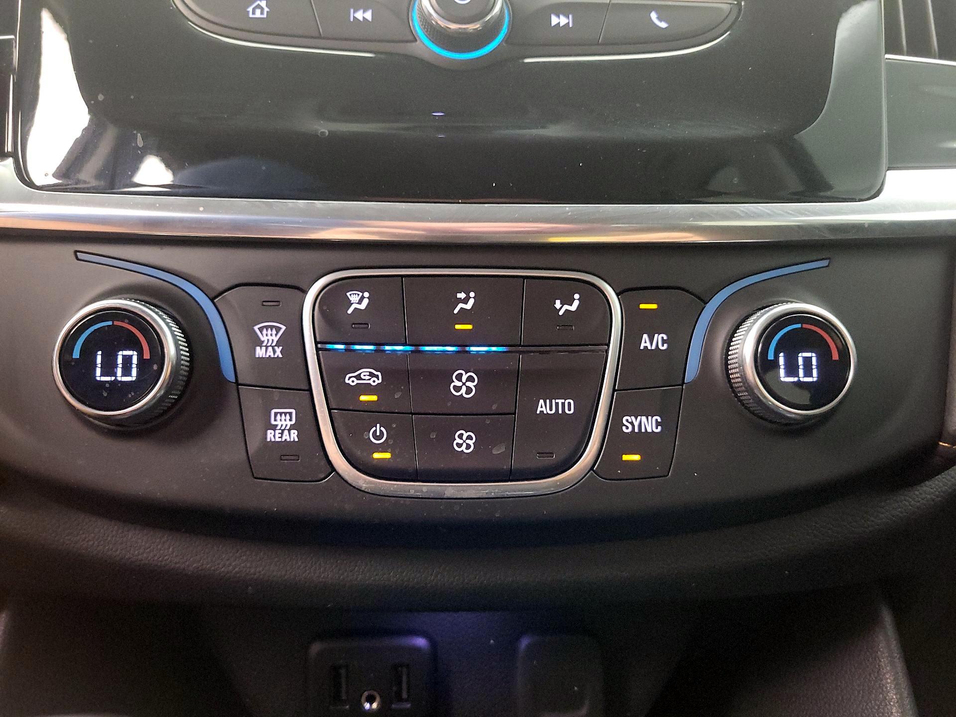Thumbnail: 2020 Chevrolet Traverse - 16