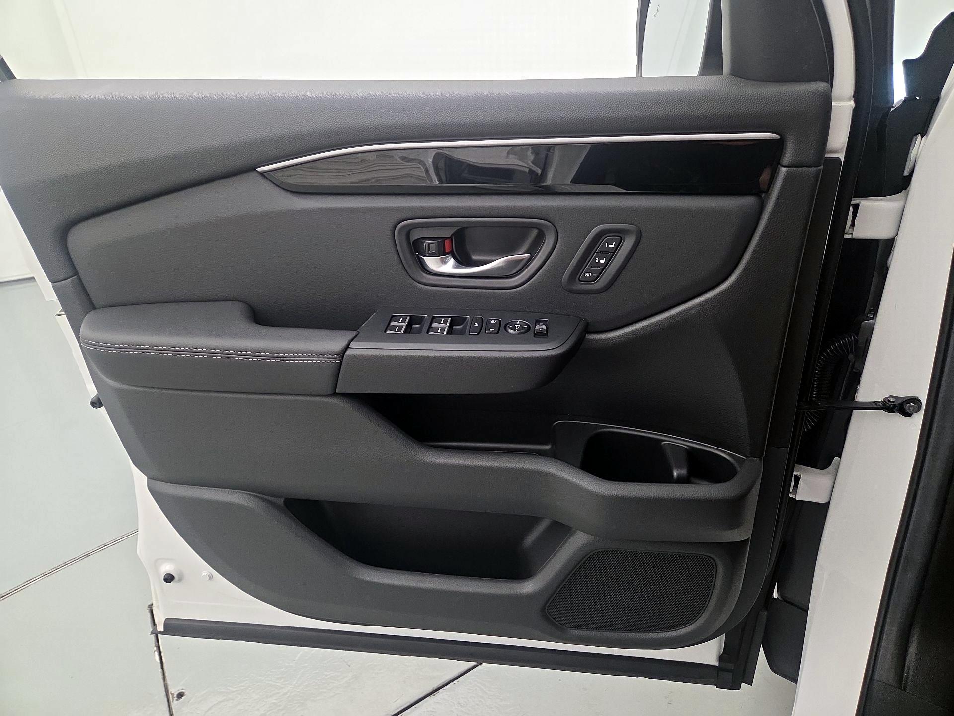Thumbnail: 2025 Honda Pilot - 12