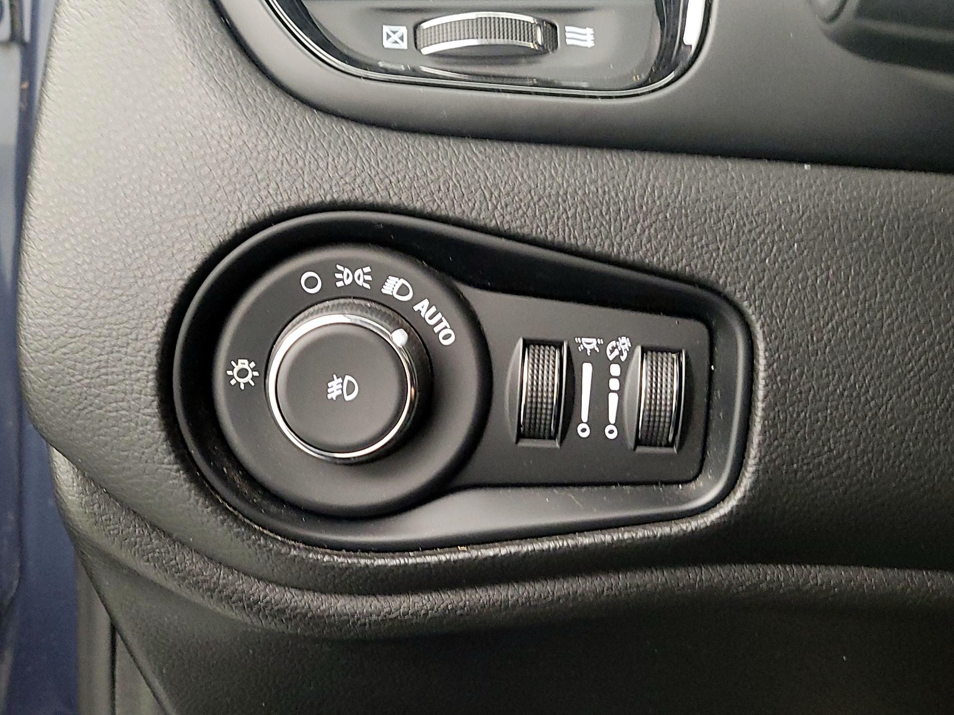 Thumbnail: 2023 Jeep Renegade - 13