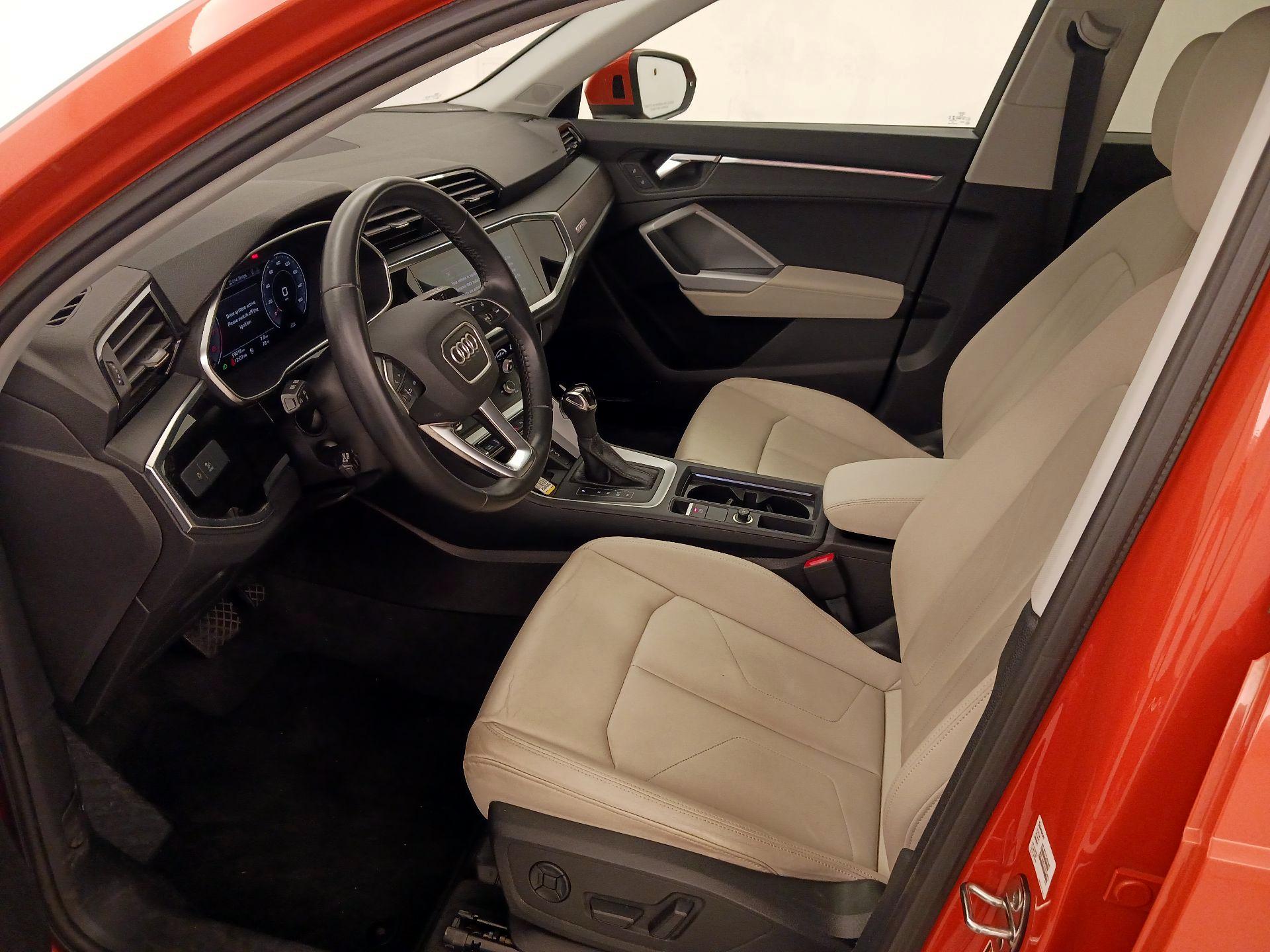Thumbnail: 2020 Audi Q3 - 11
