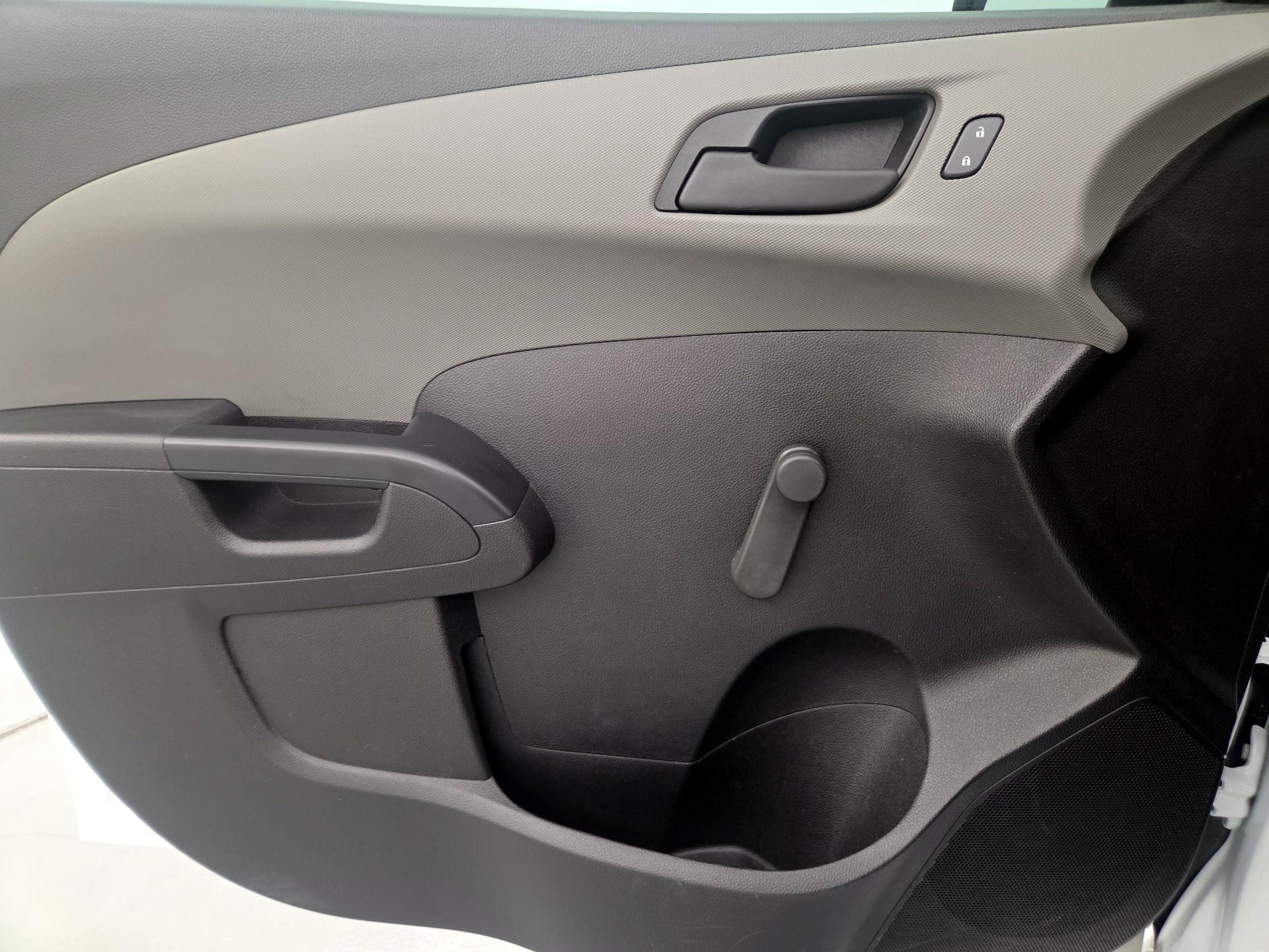 Thumbnail: 2016 Chevrolet Sonic - 12