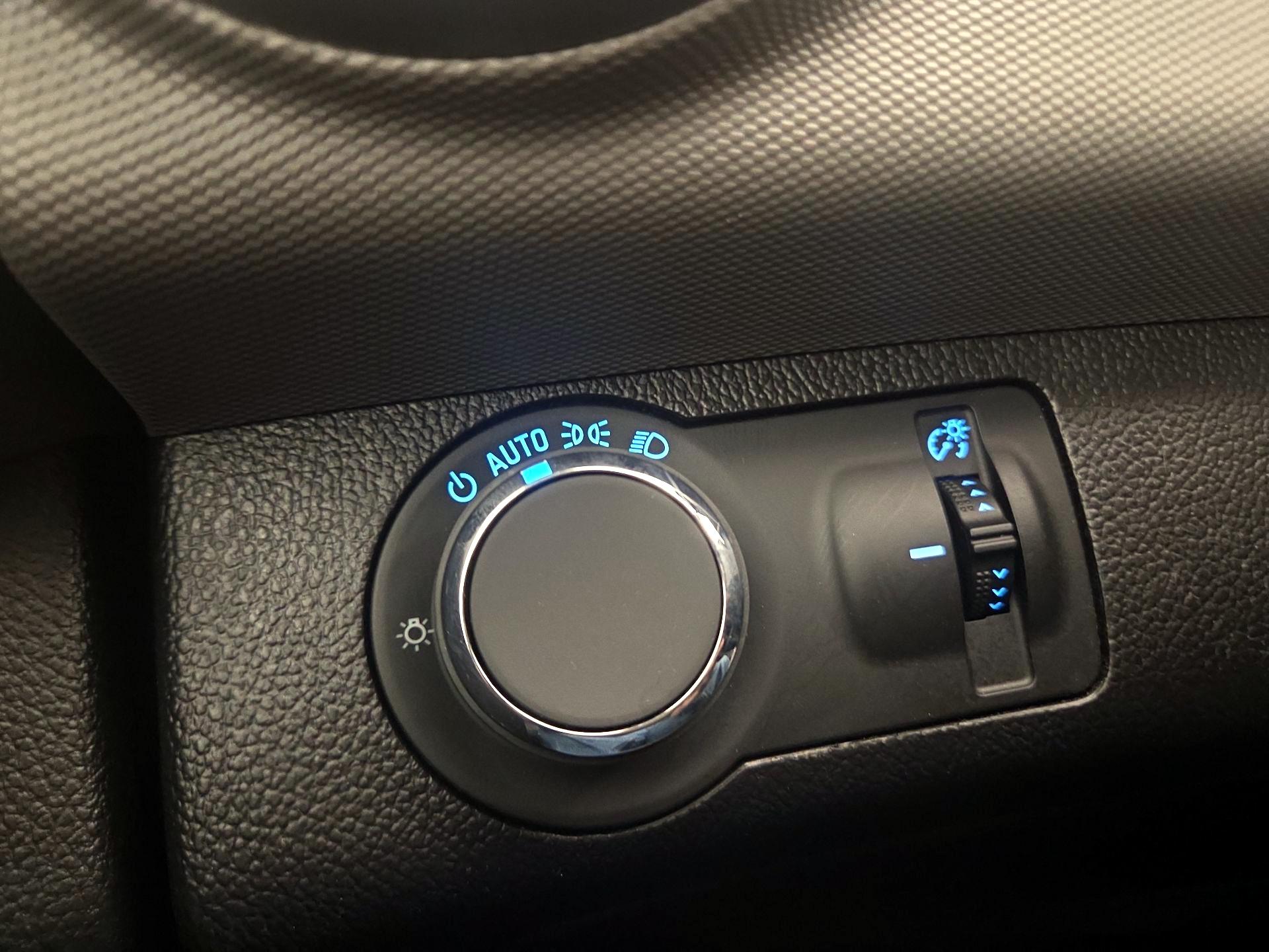 Thumbnail: 2016 Chevrolet Sonic - 13