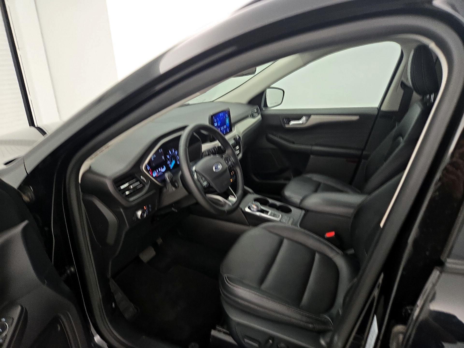 Thumbnail: 2021 Ford Escape - 11