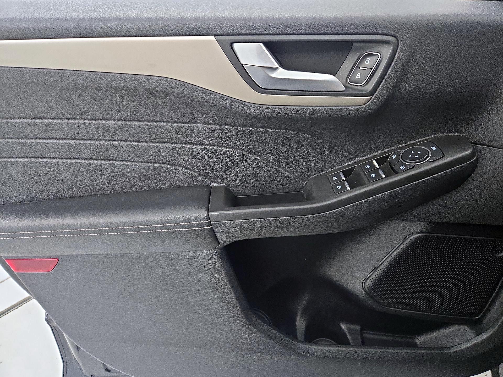 Thumbnail: 2021 Ford Escape - 12