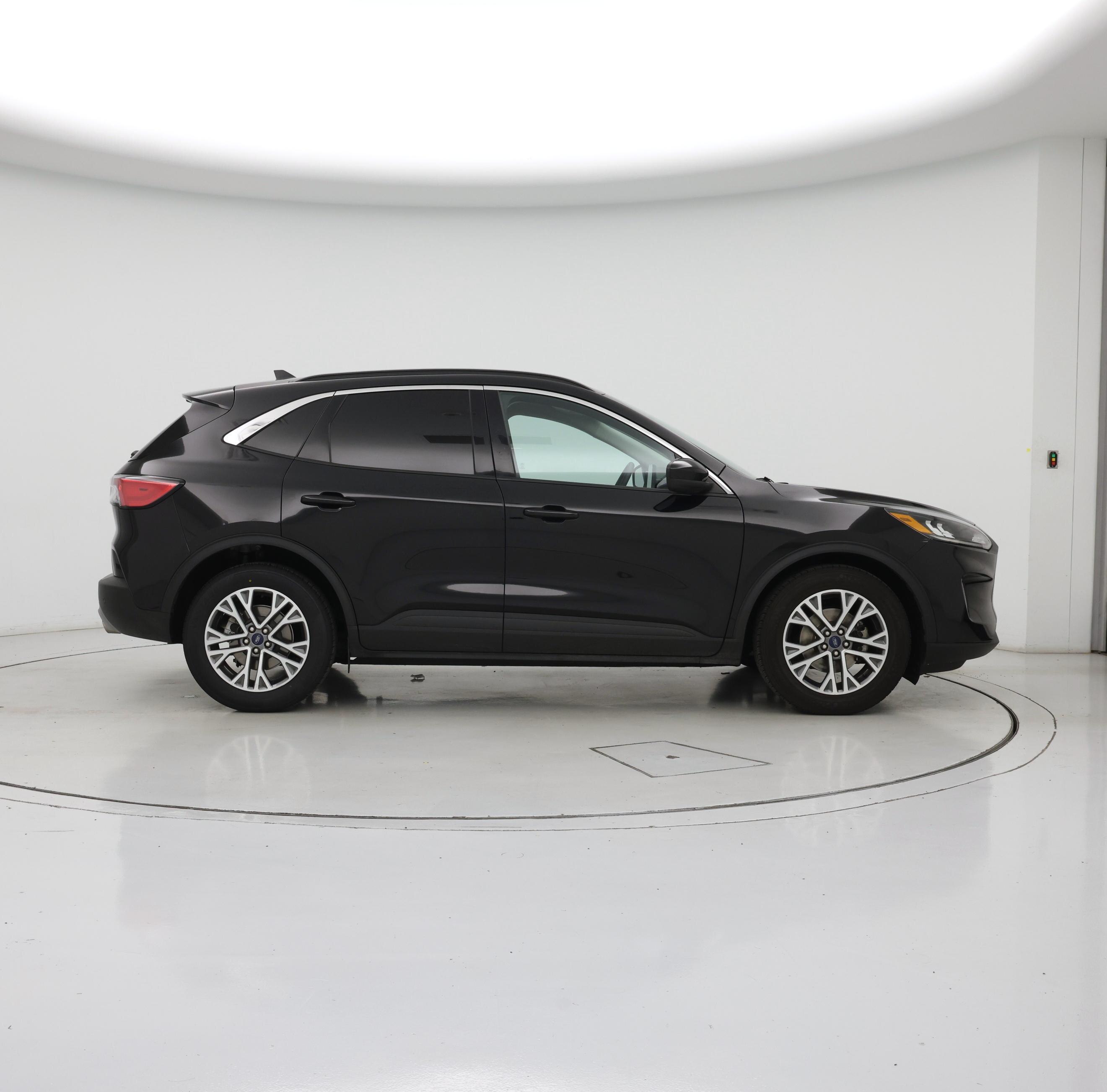 Thumbnail: 2021 Ford Escape - 7