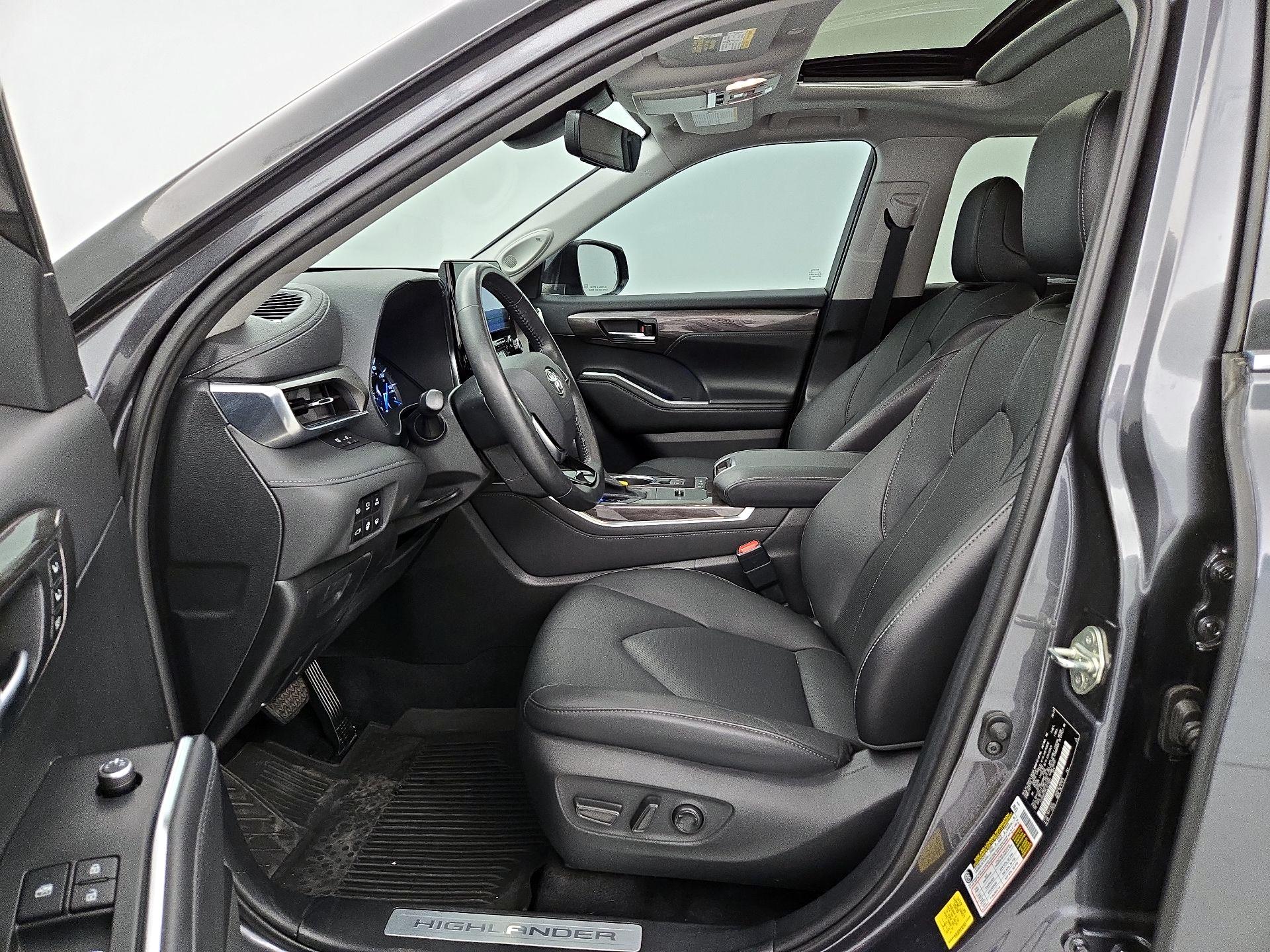 Thumbnail: 2020 Toyota Highlander - 11