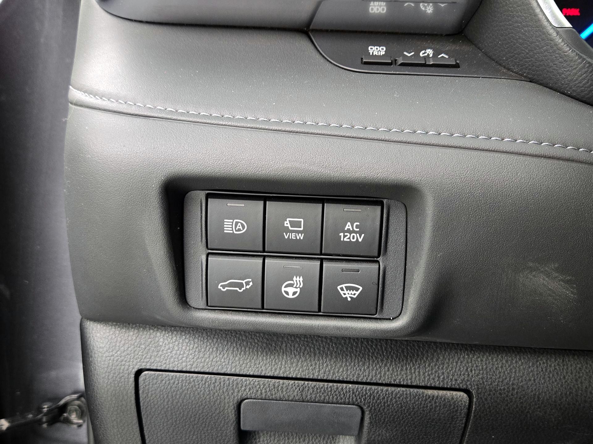 Thumbnail: 2020 Toyota Highlander - 13