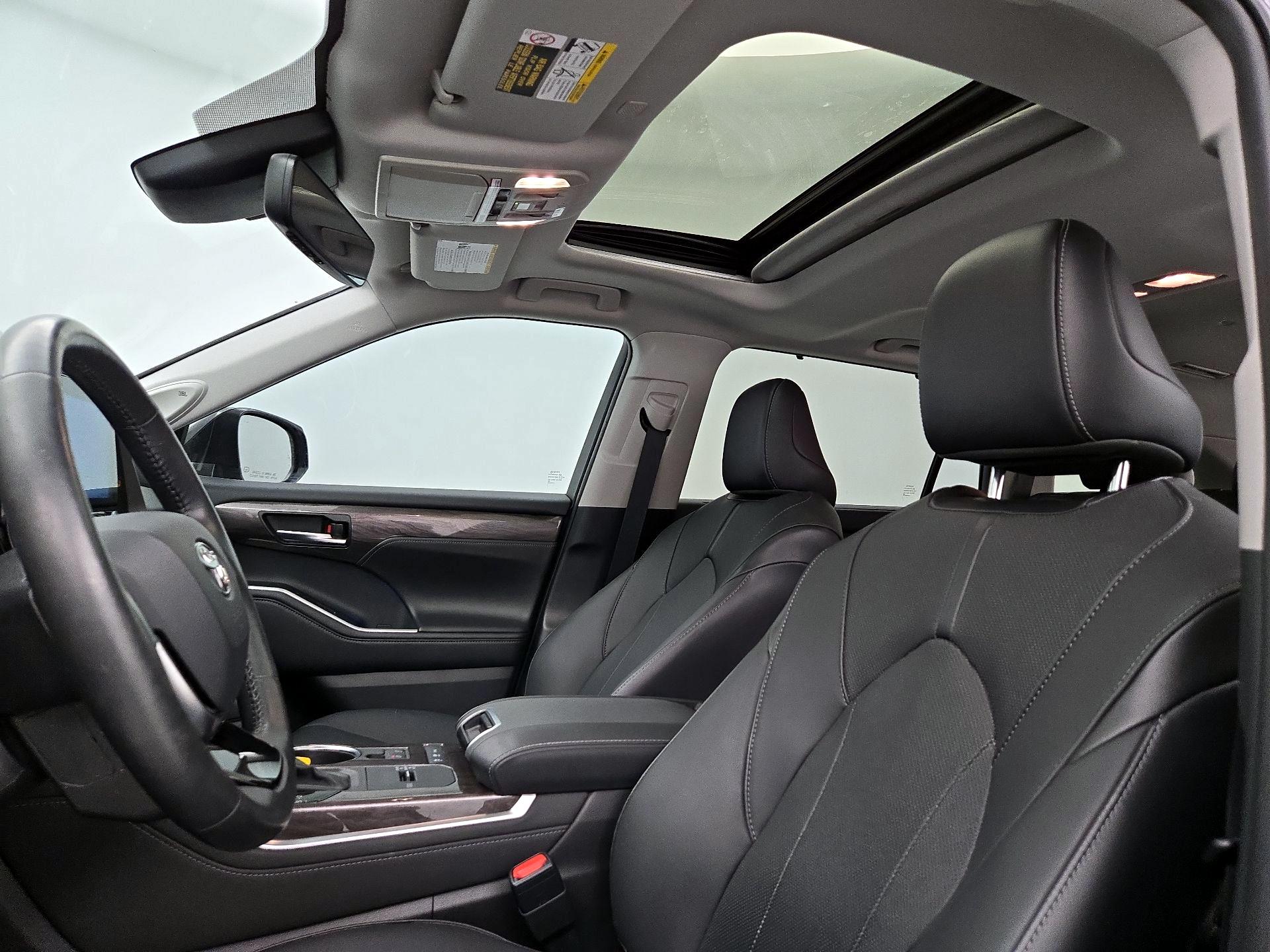 Thumbnail: 2020 Toyota Highlander - 20