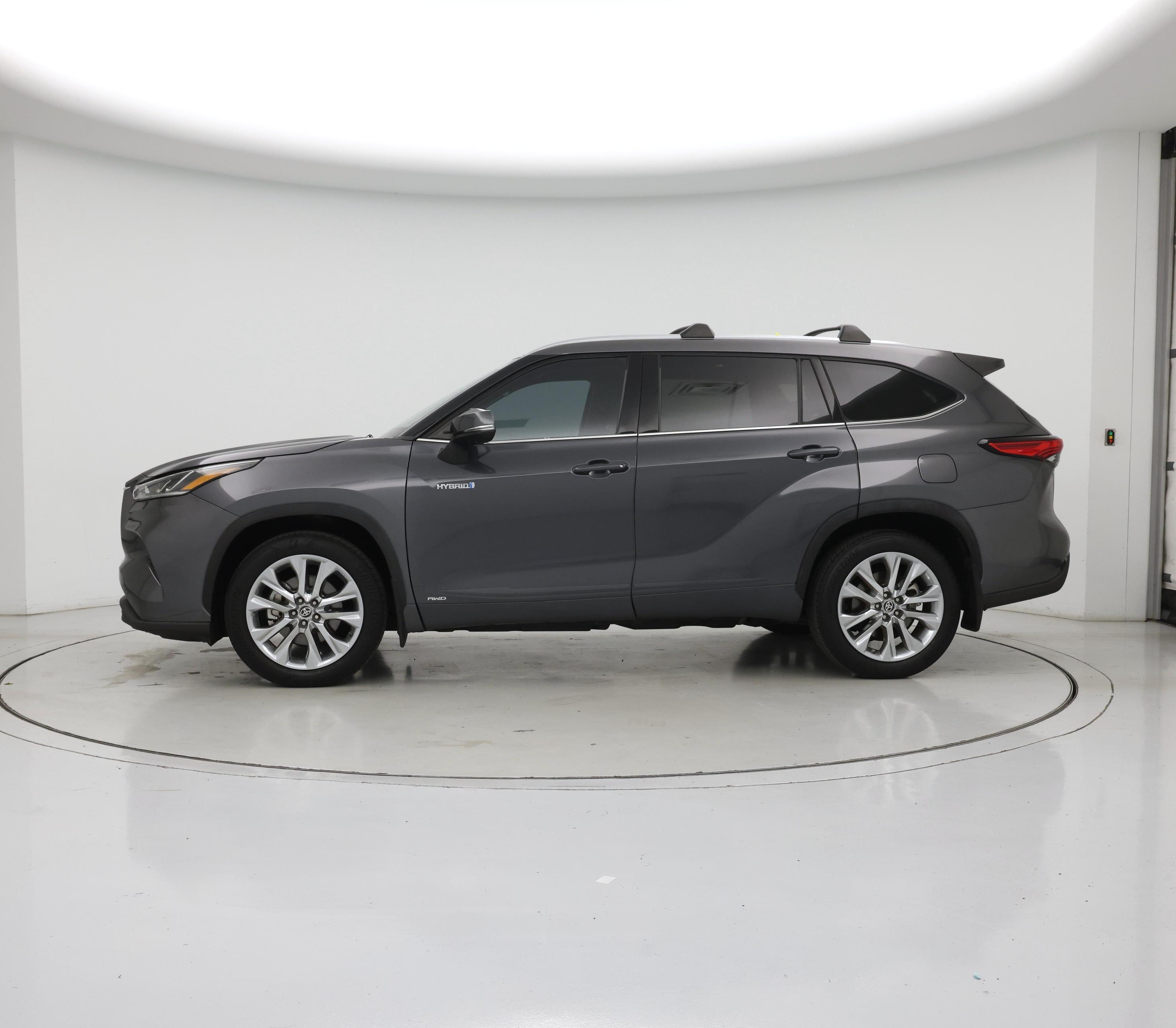 Thumbnail: 2020 Toyota Highlander - 3