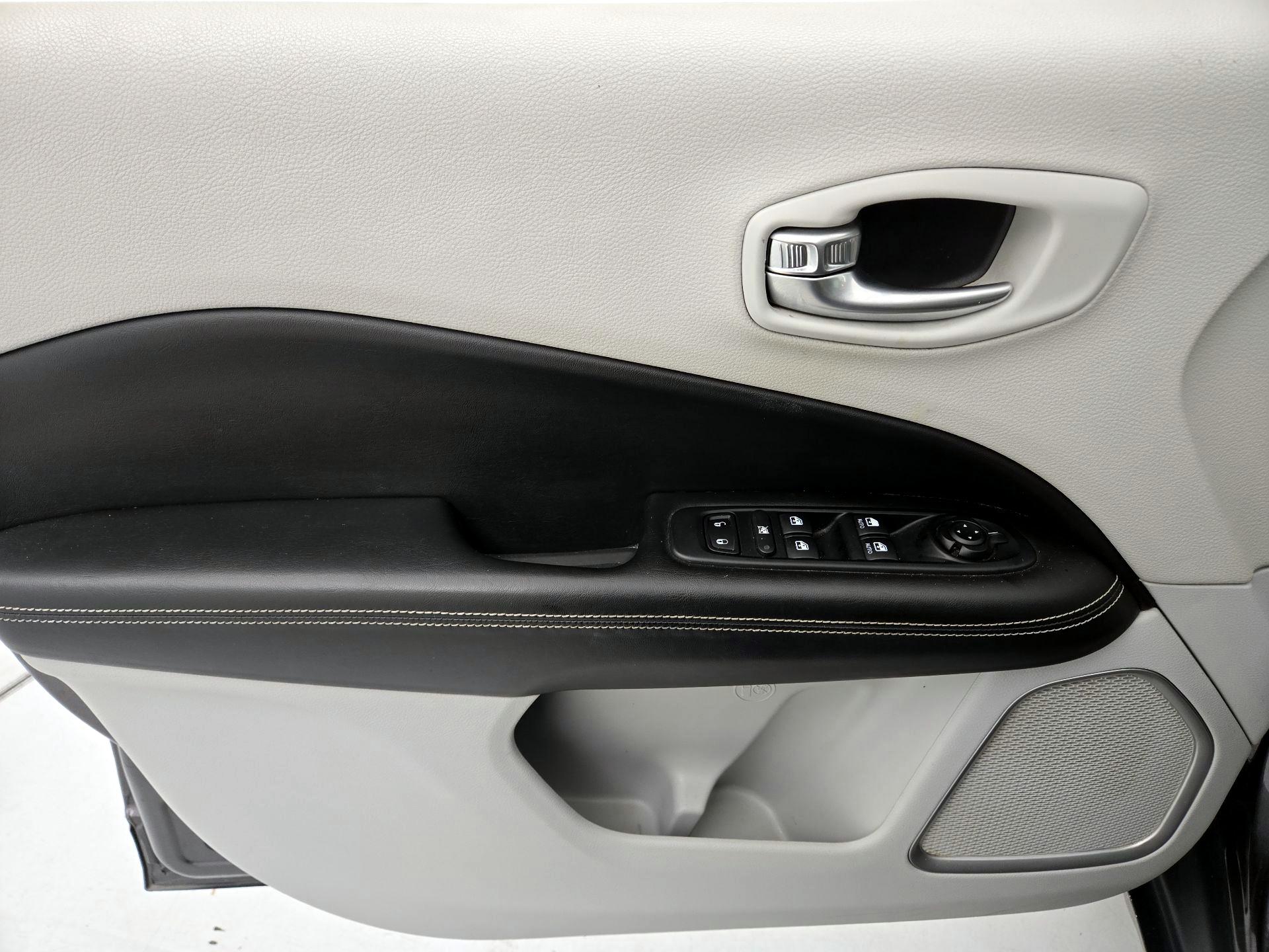 Thumbnail: 2021 Jeep Compass - 12