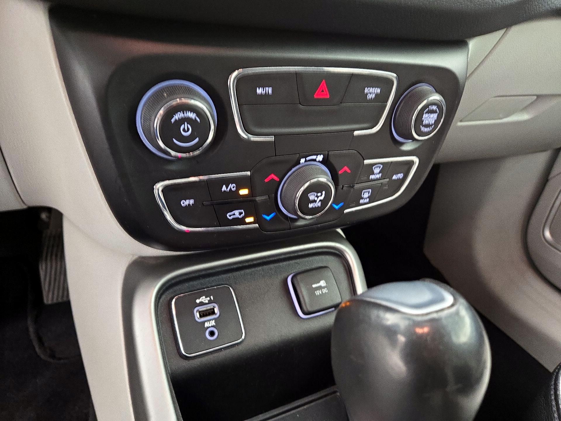 Thumbnail: 2021 Jeep Compass - 16