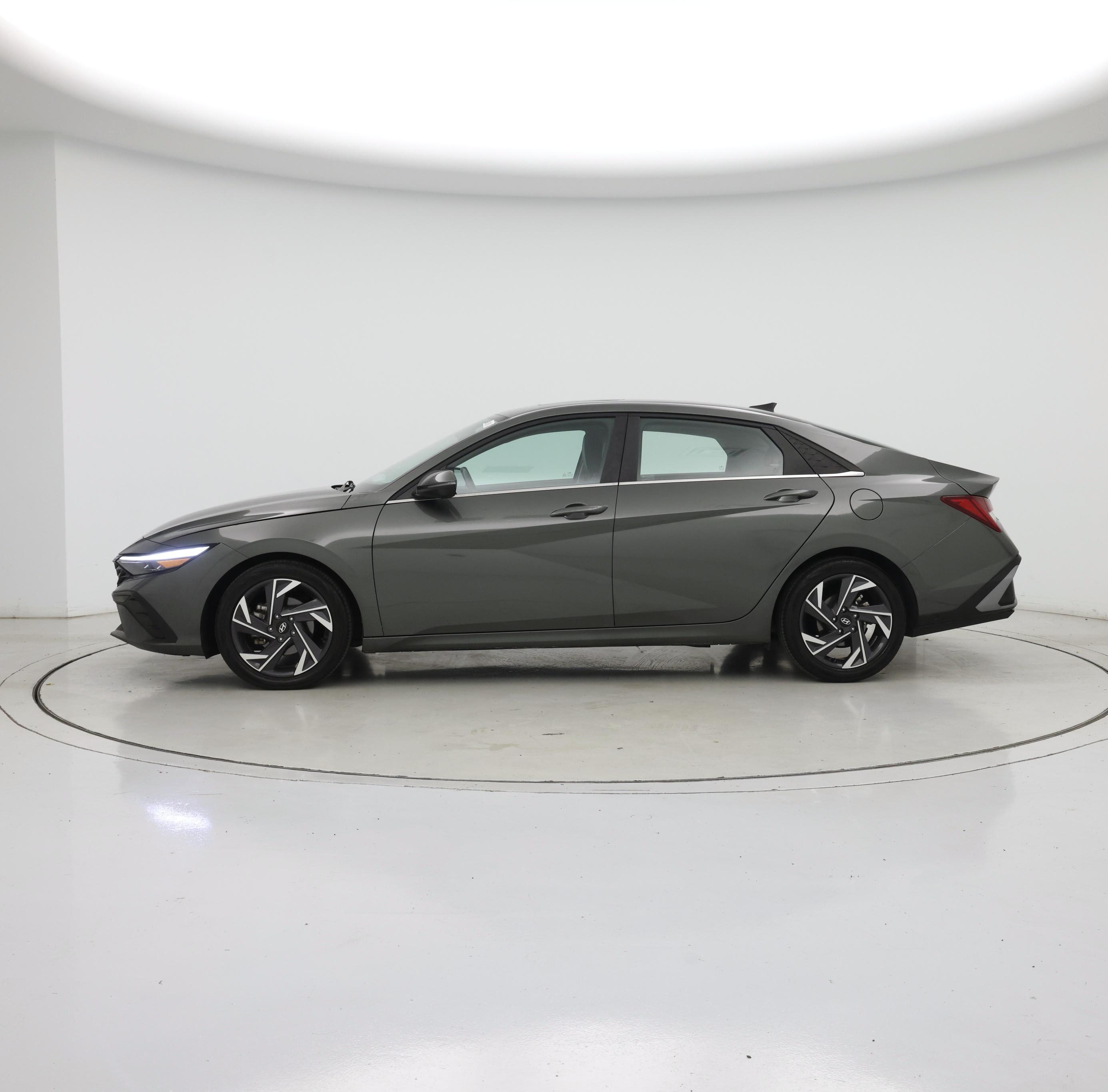 Thumbnail: 2024 Hyundai Elantra - 3