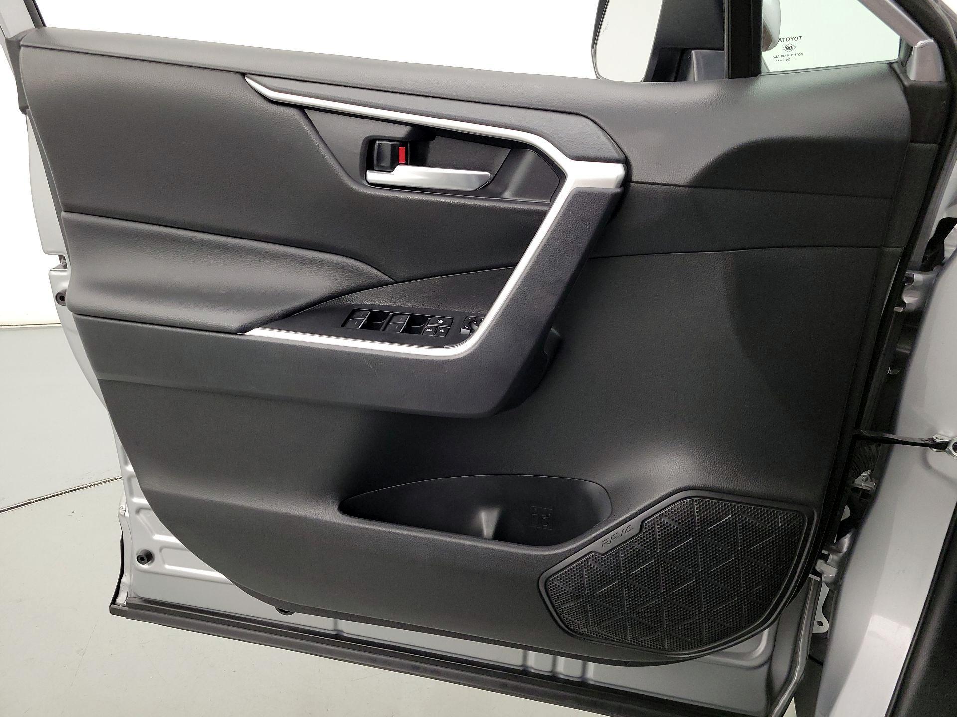 Thumbnail: 2025 Toyota RAV4 - 12
