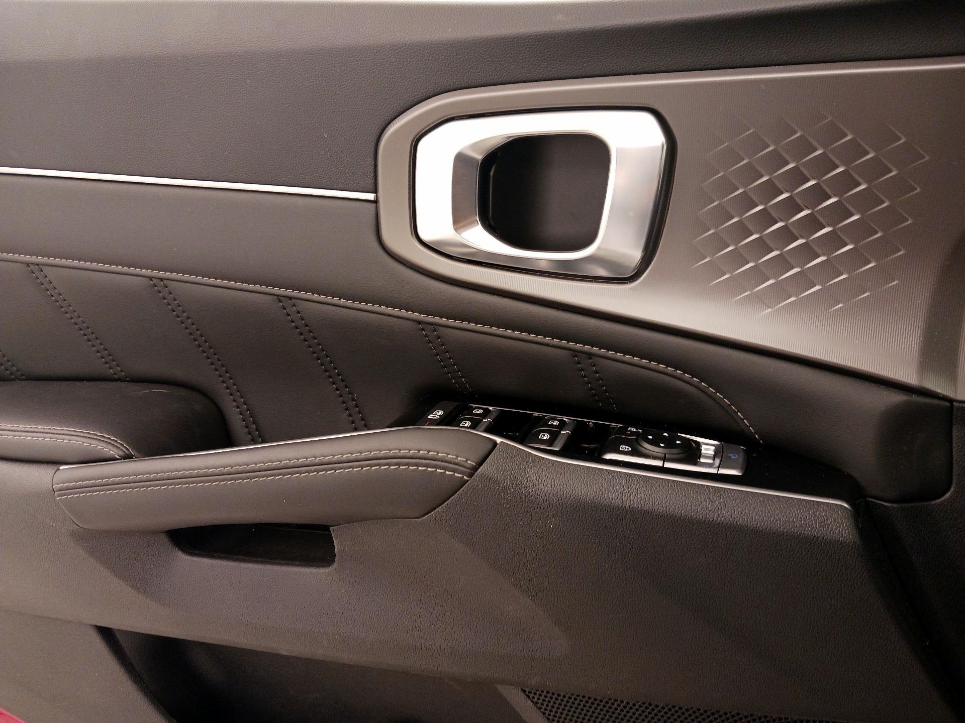 Thumbnail: 2025 Kia Sorento - 12
