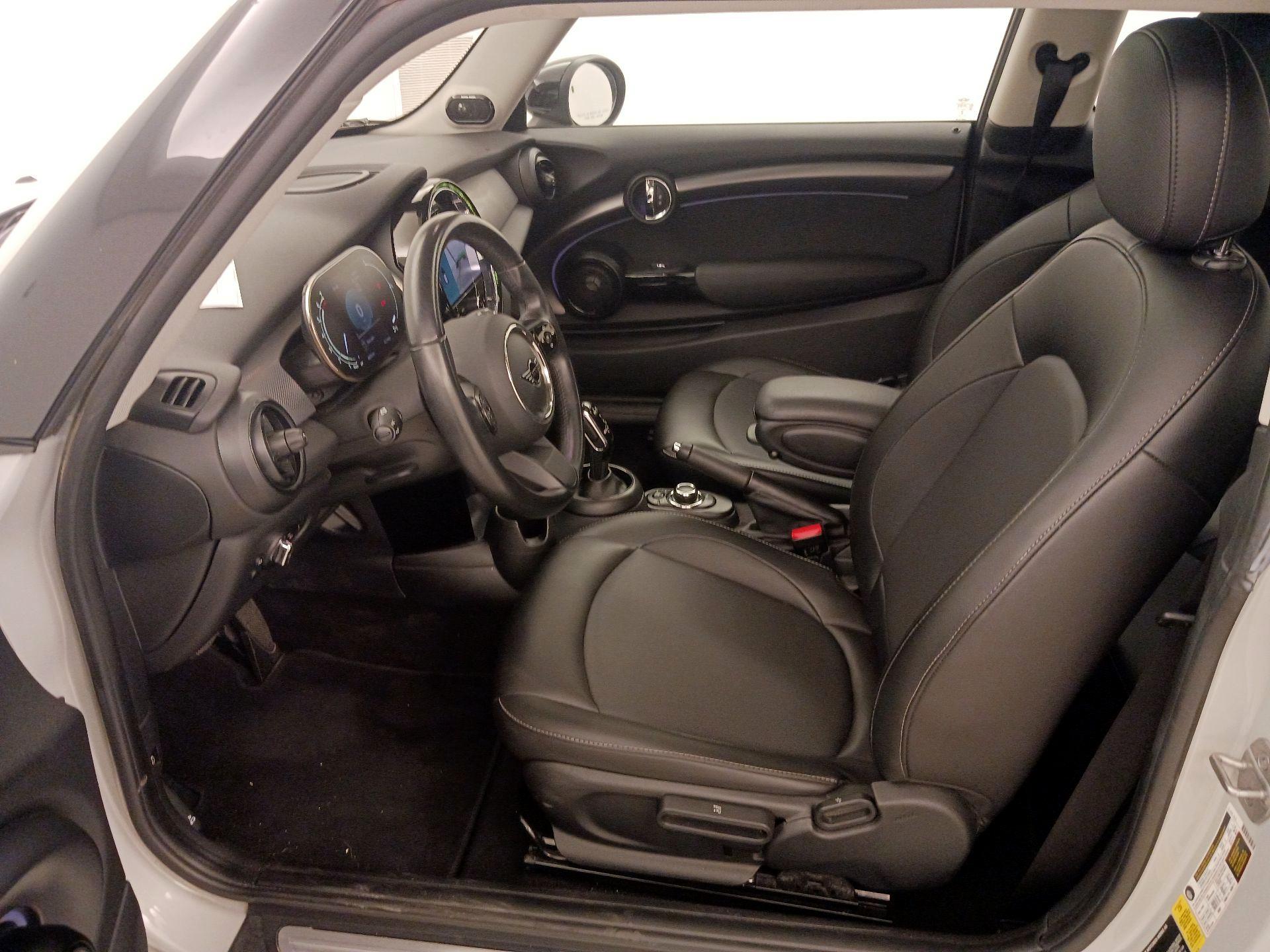 Thumbnail: 2022 MINI Cooper Hardtop - 11