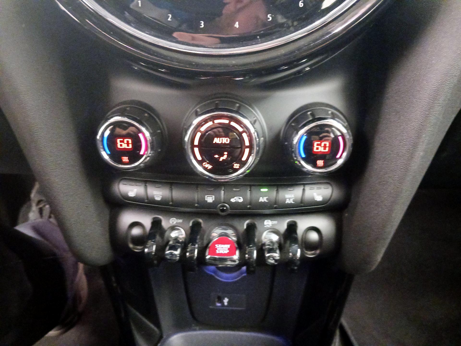 Thumbnail: 2022 MINI Cooper Hardtop - 16