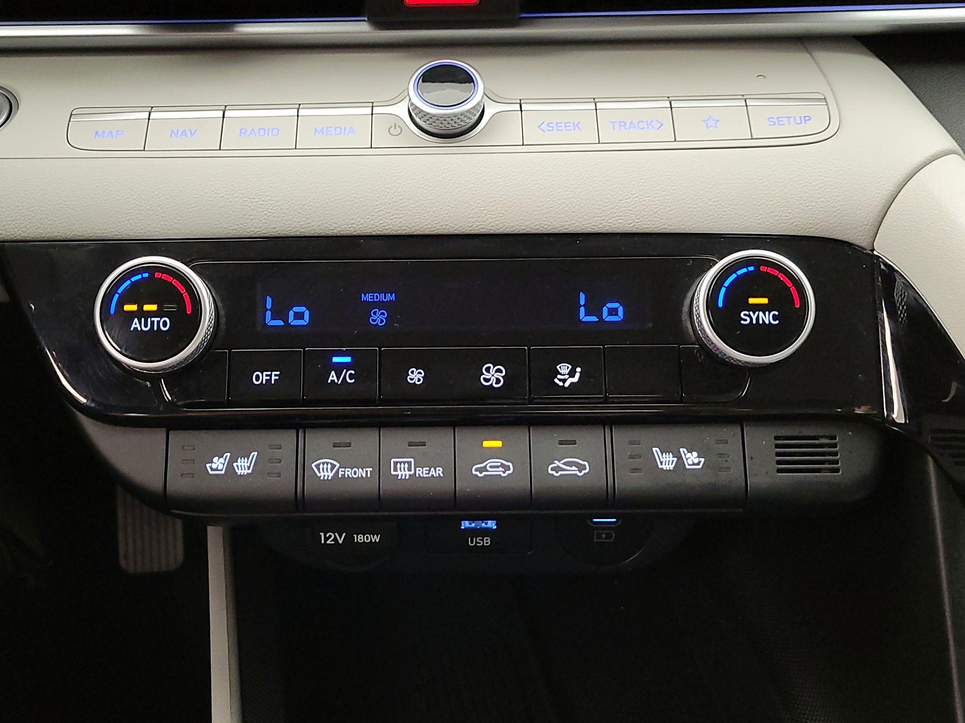 Thumbnail: 2025 Hyundai Elantra - 17