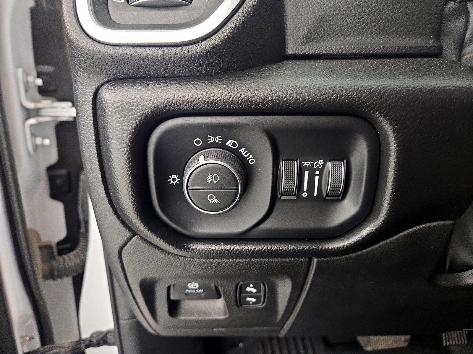 2022 RAM Ram 1500 Pickup Laramie - Photo 14