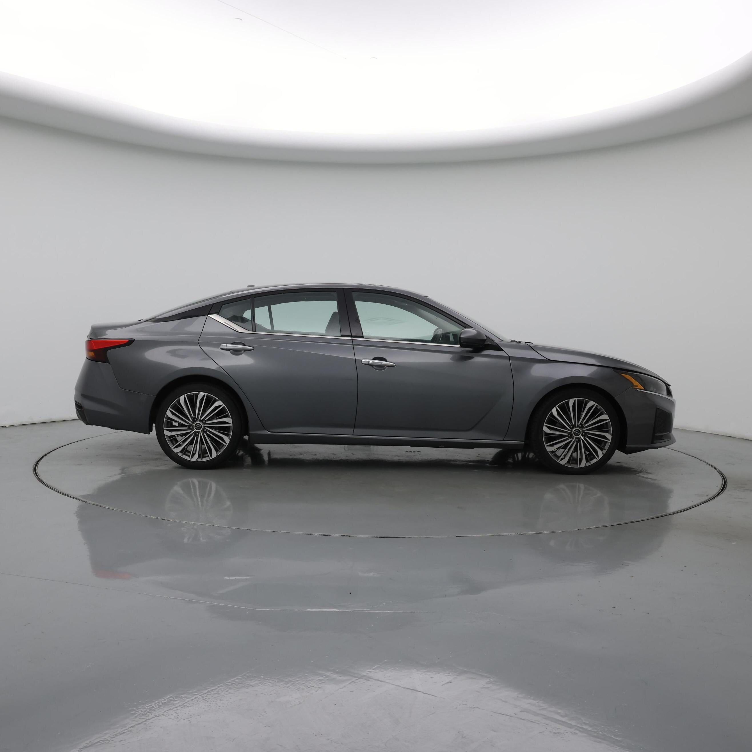 Thumbnail: 2023 Nissan Altima - 7