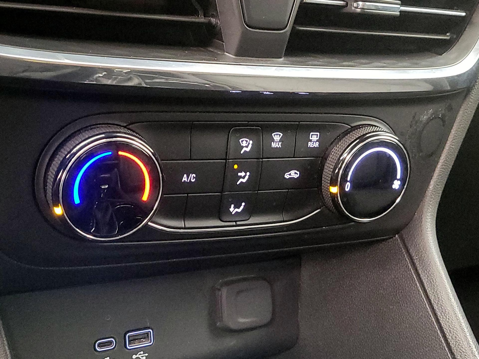2024 Buick Encore GX Preferred - Photo 17