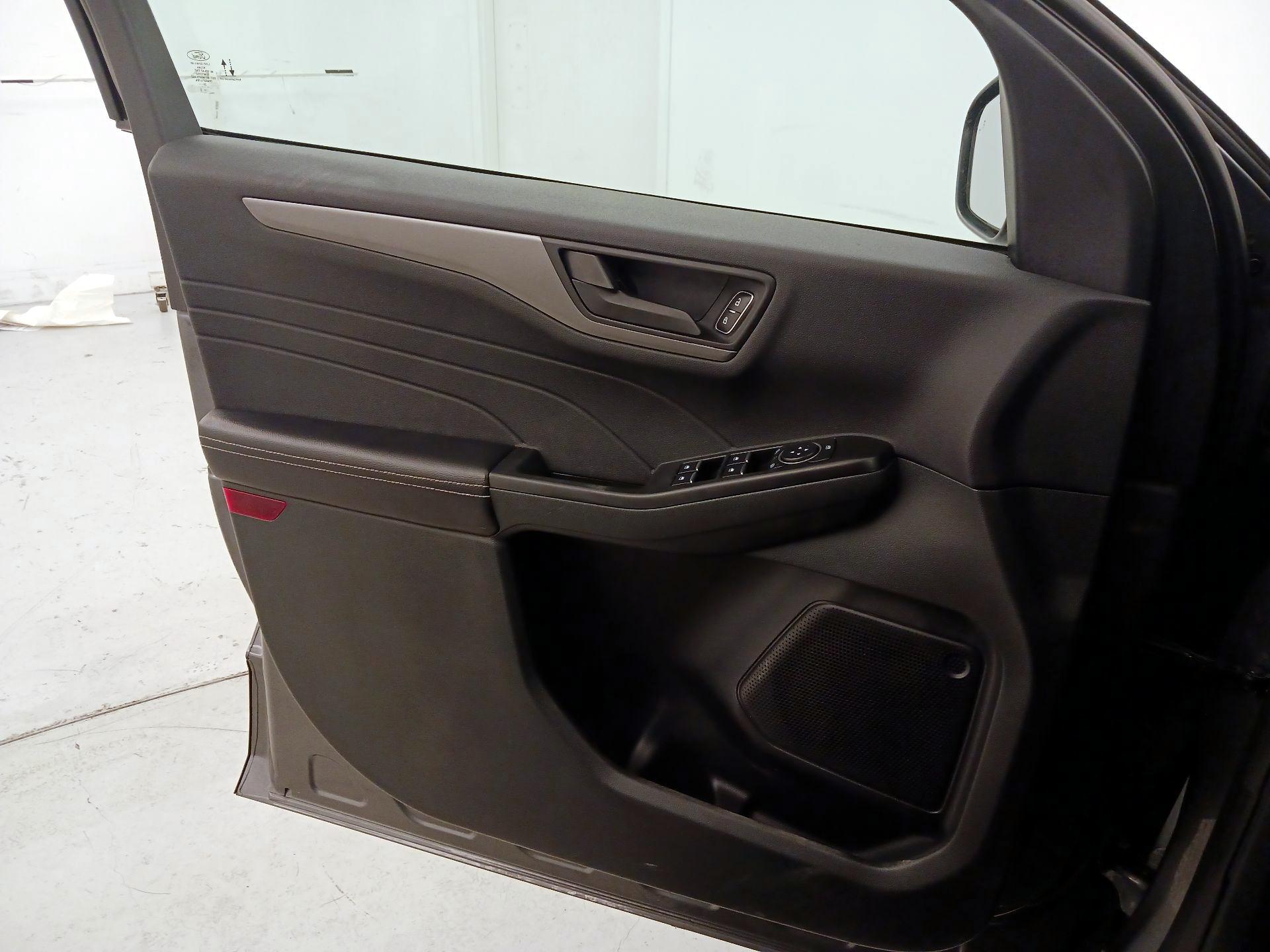 Thumbnail: 2023 Ford Escape - 12