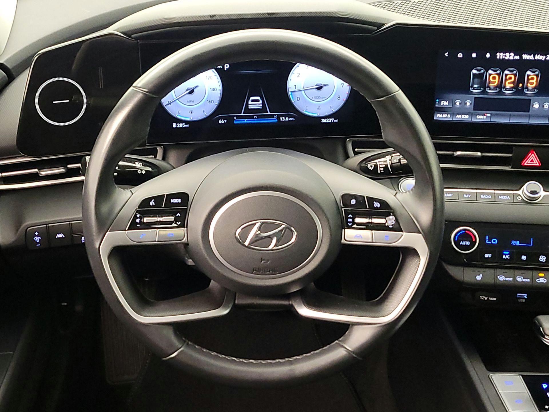 Thumbnail: 2023 Hyundai Elantra - 10