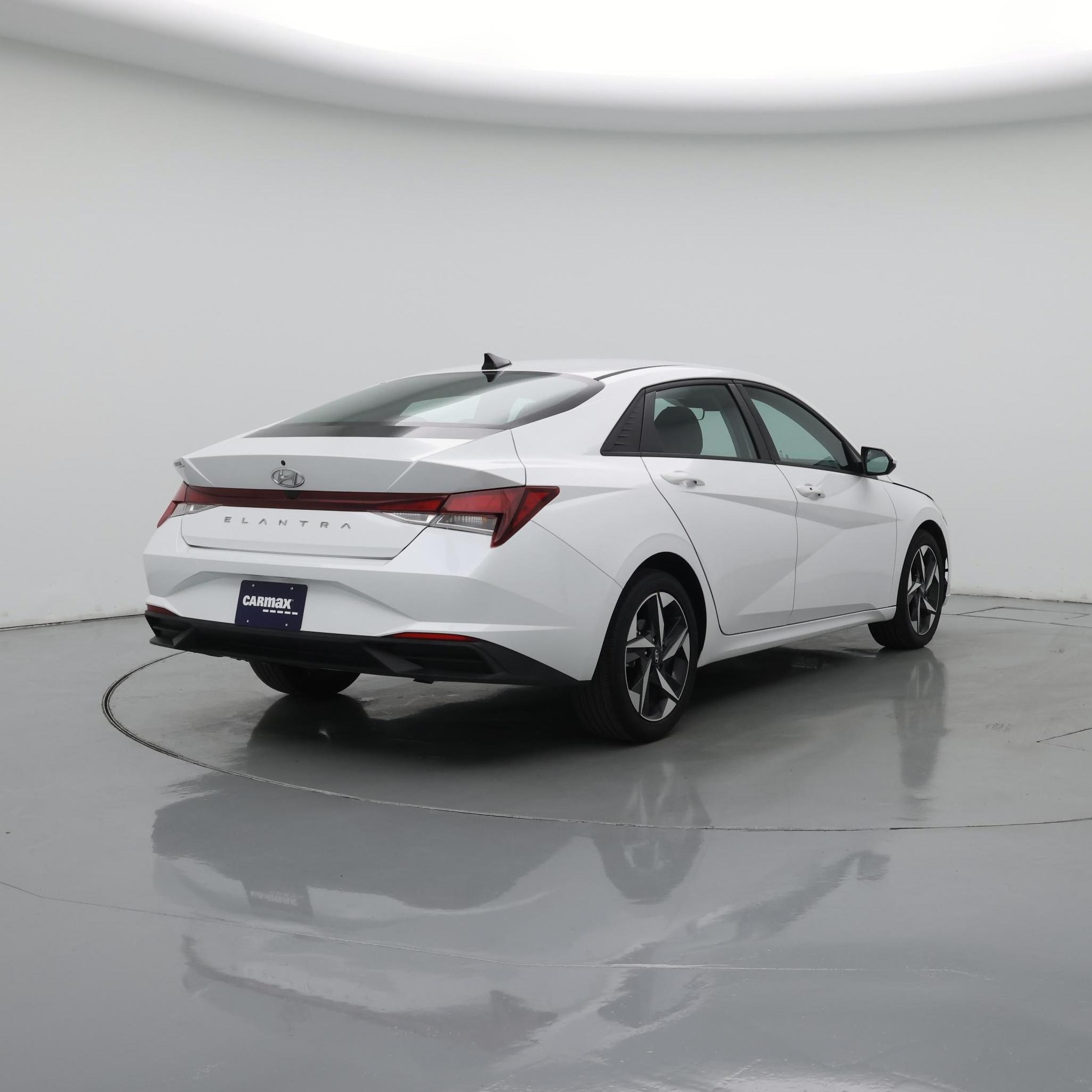 Thumbnail: 2023 Hyundai Elantra - 8