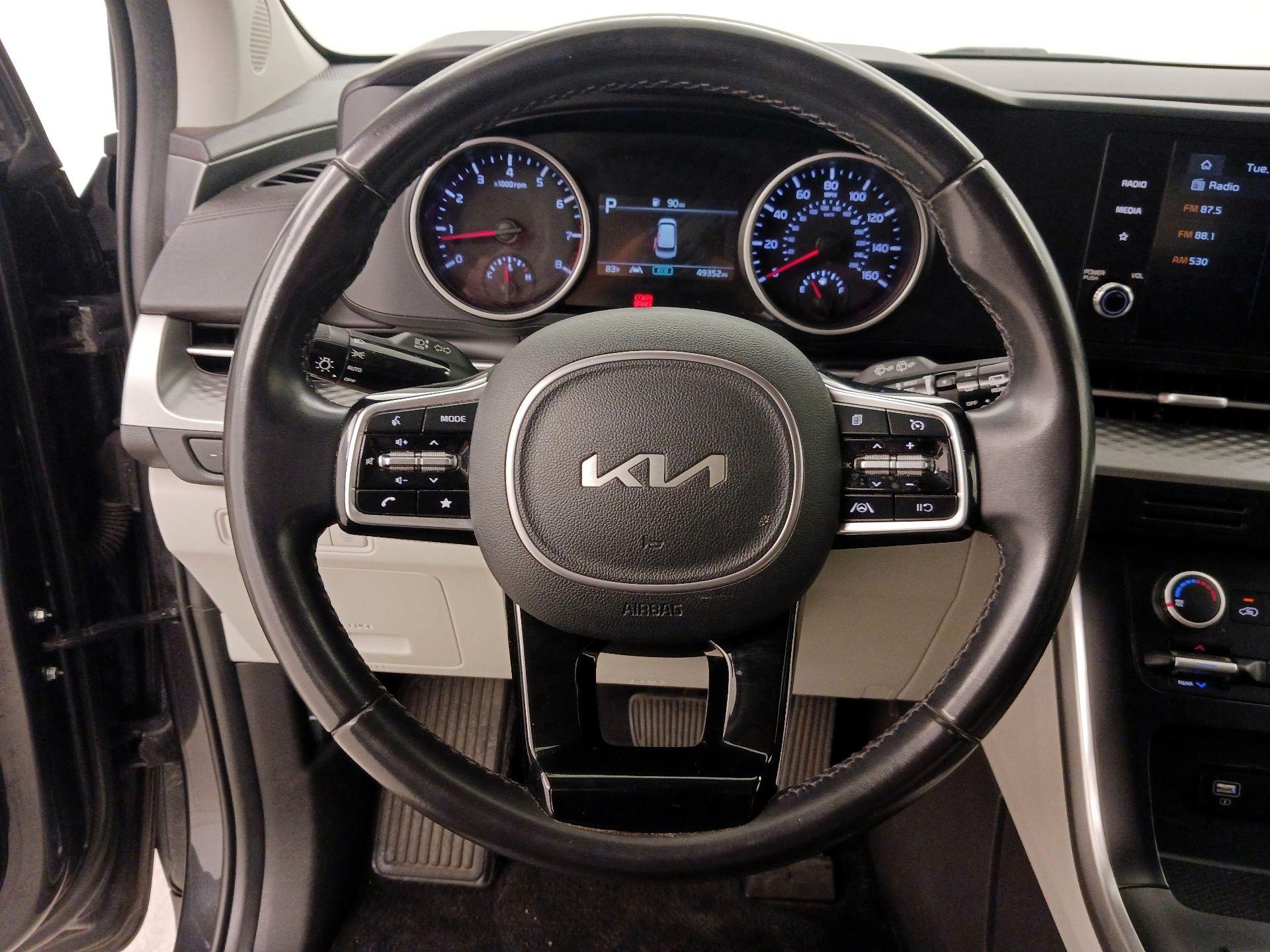 Thumbnail: 2022 Kia Carnival - 10