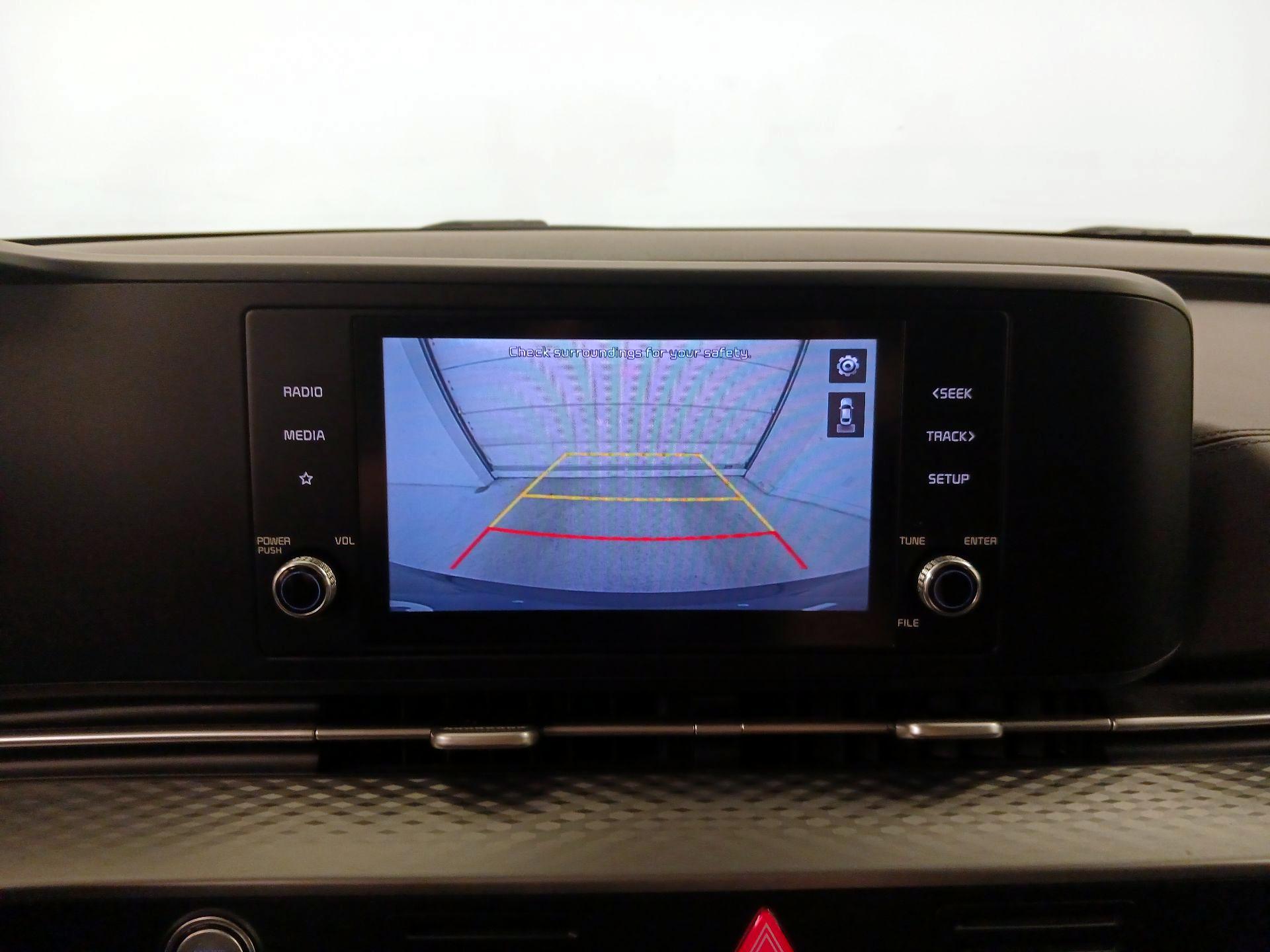 Thumbnail: 2022 Kia Carnival - 14