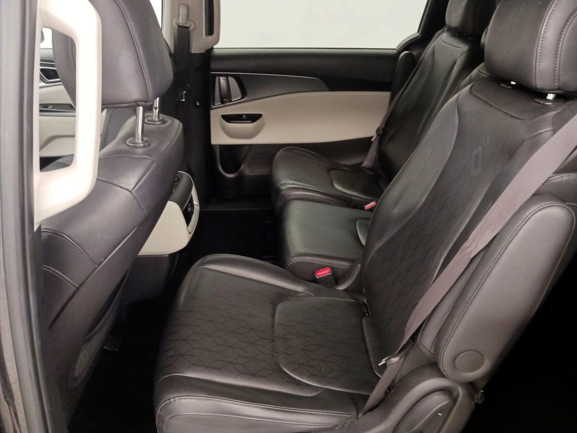 Thumbnail: 2022 Kia Carnival - 19