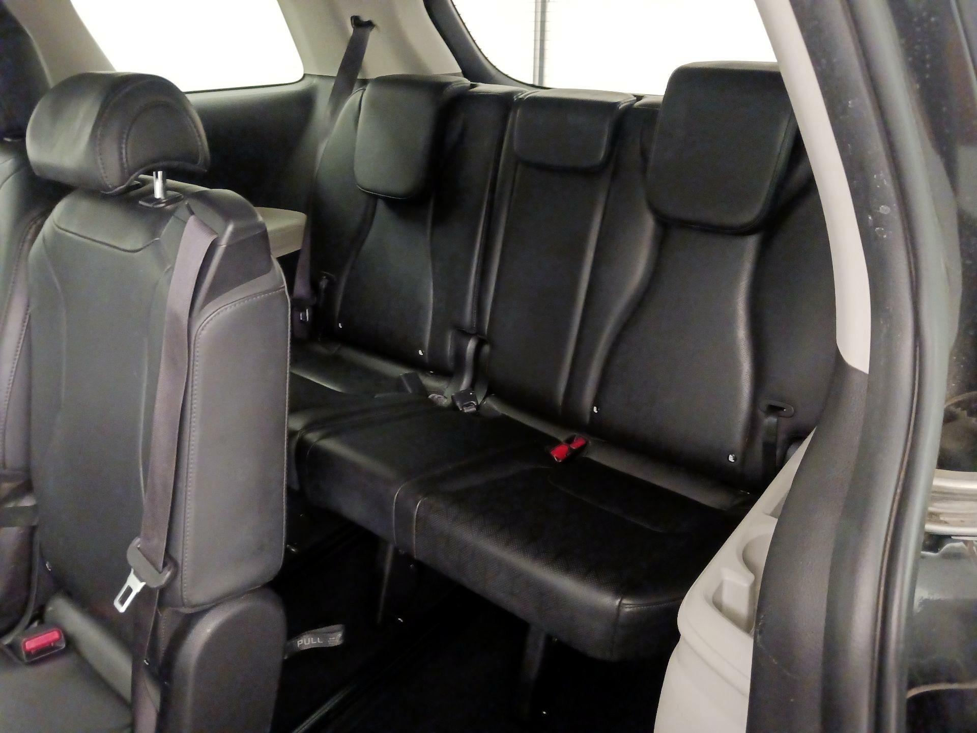 Thumbnail: 2022 Kia Carnival - 20