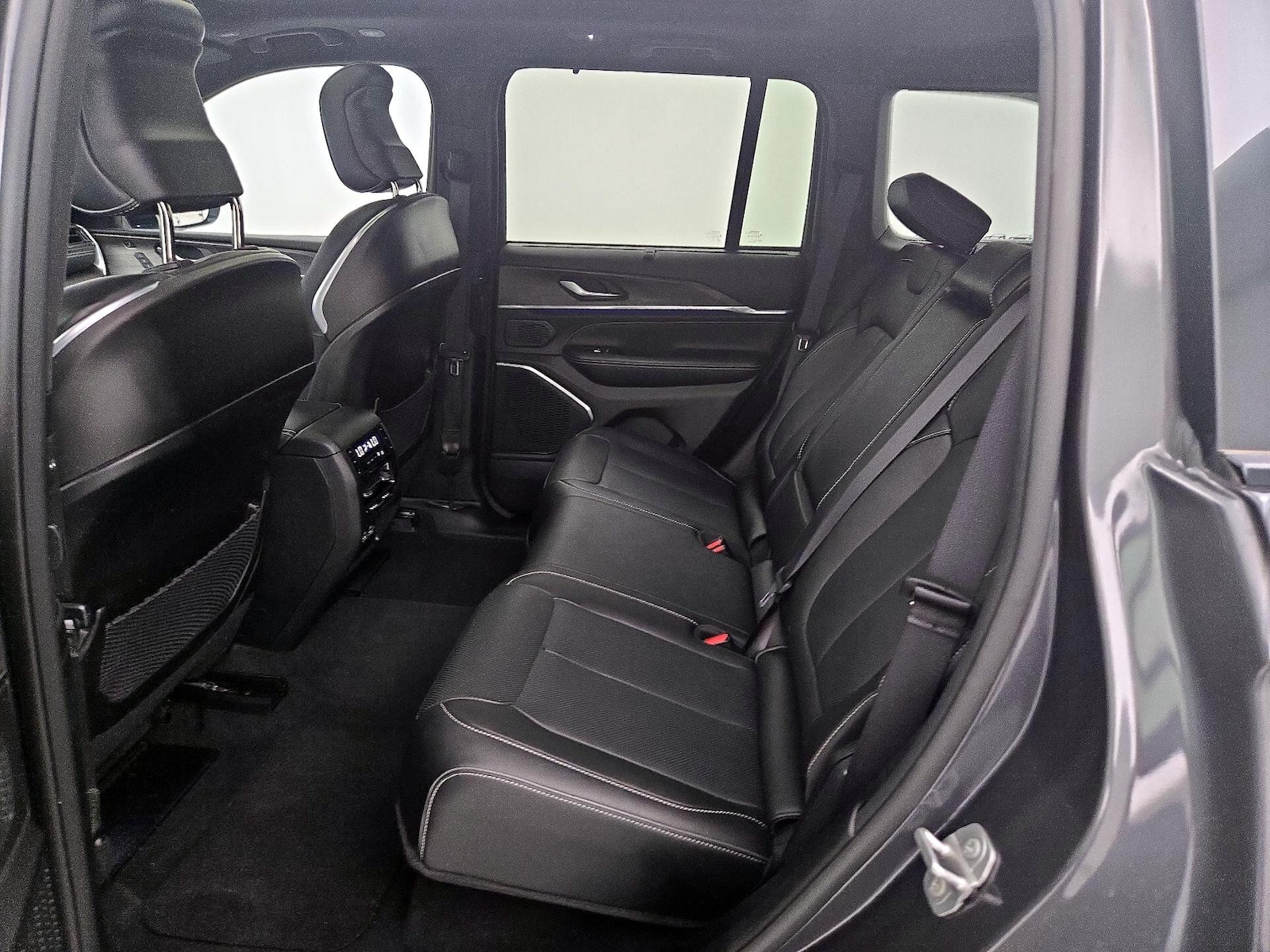 2023 Jeep Grand Cherokee Overland - Photo 22