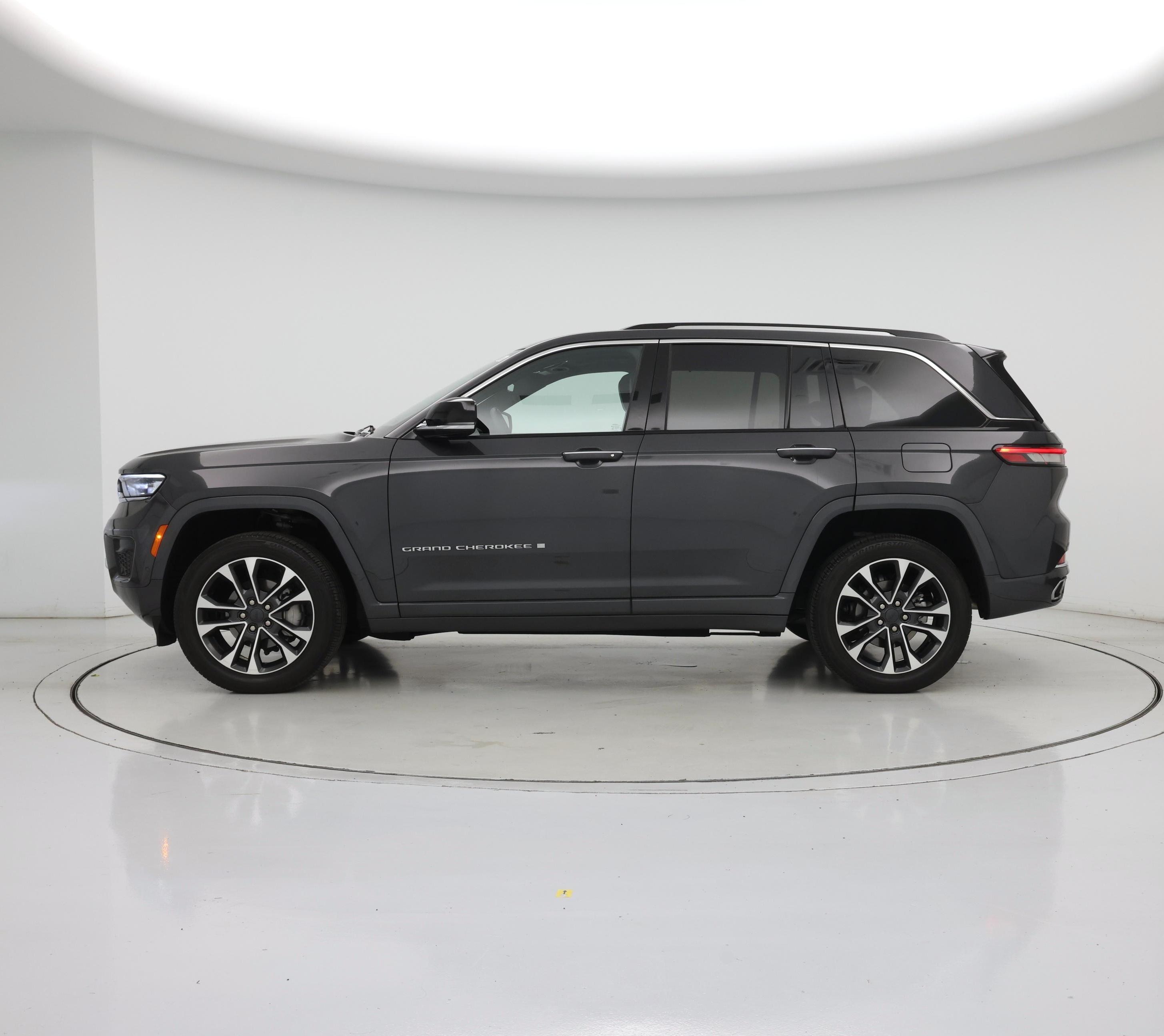 Thumbnail: 2023 Jeep Grand Cherokee - 3
