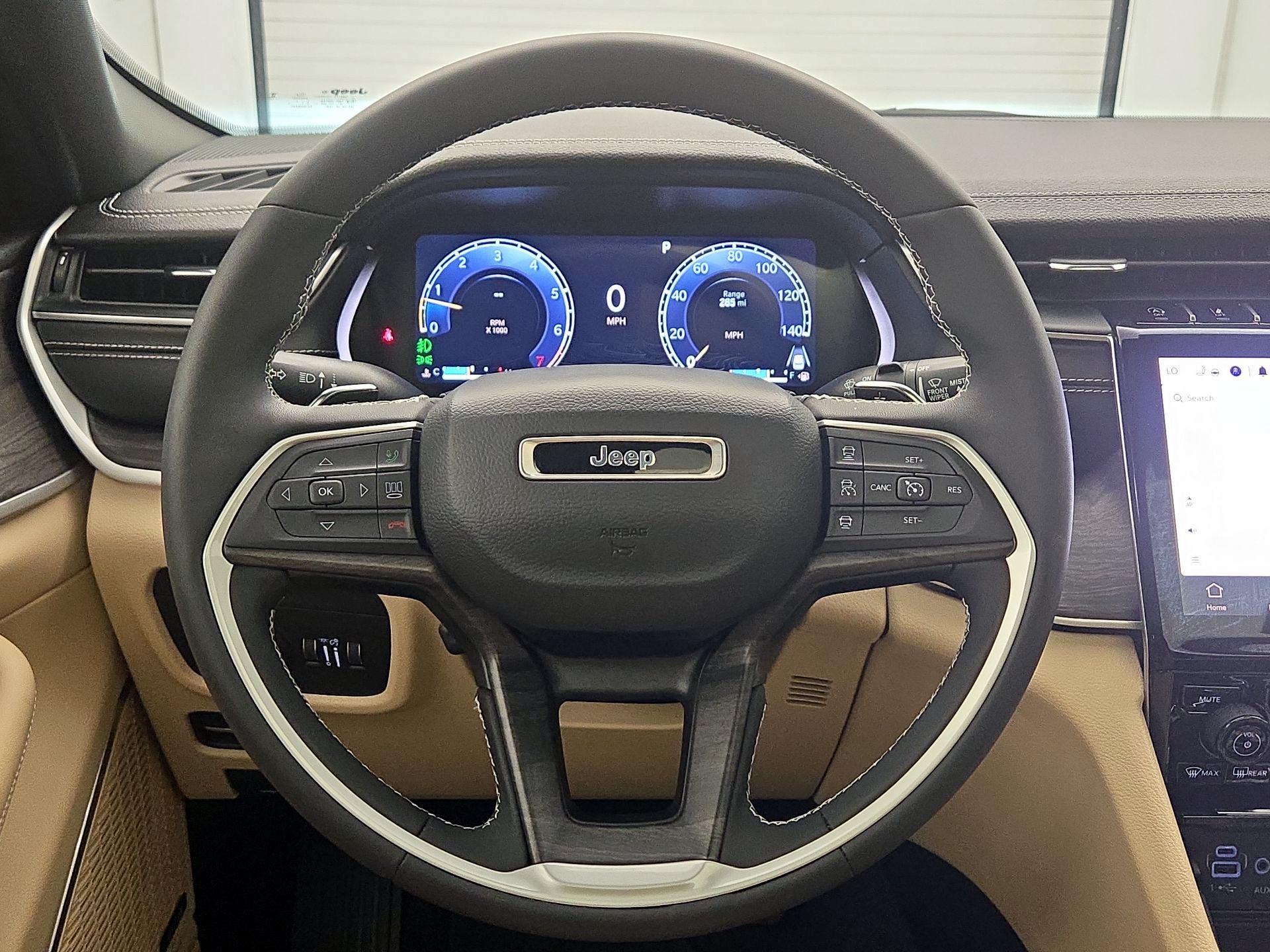 Thumbnail: 2023 Jeep Grand Cherokee - 10