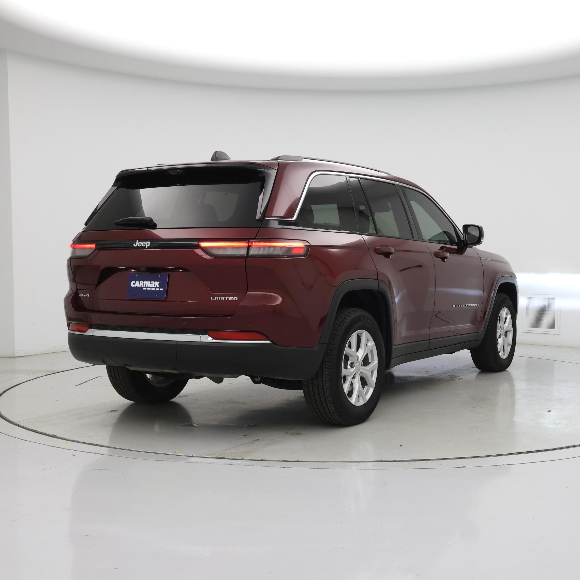 Thumbnail: 2023 Jeep Grand Cherokee - 8