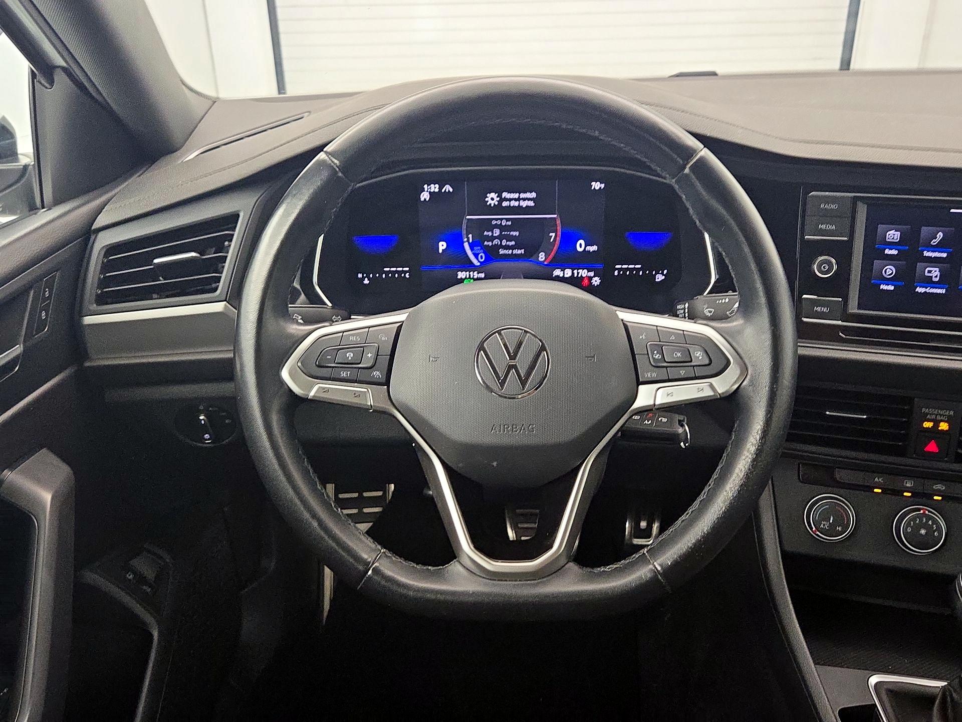 Thumbnail: 2023 Volkswagen Jetta - 10